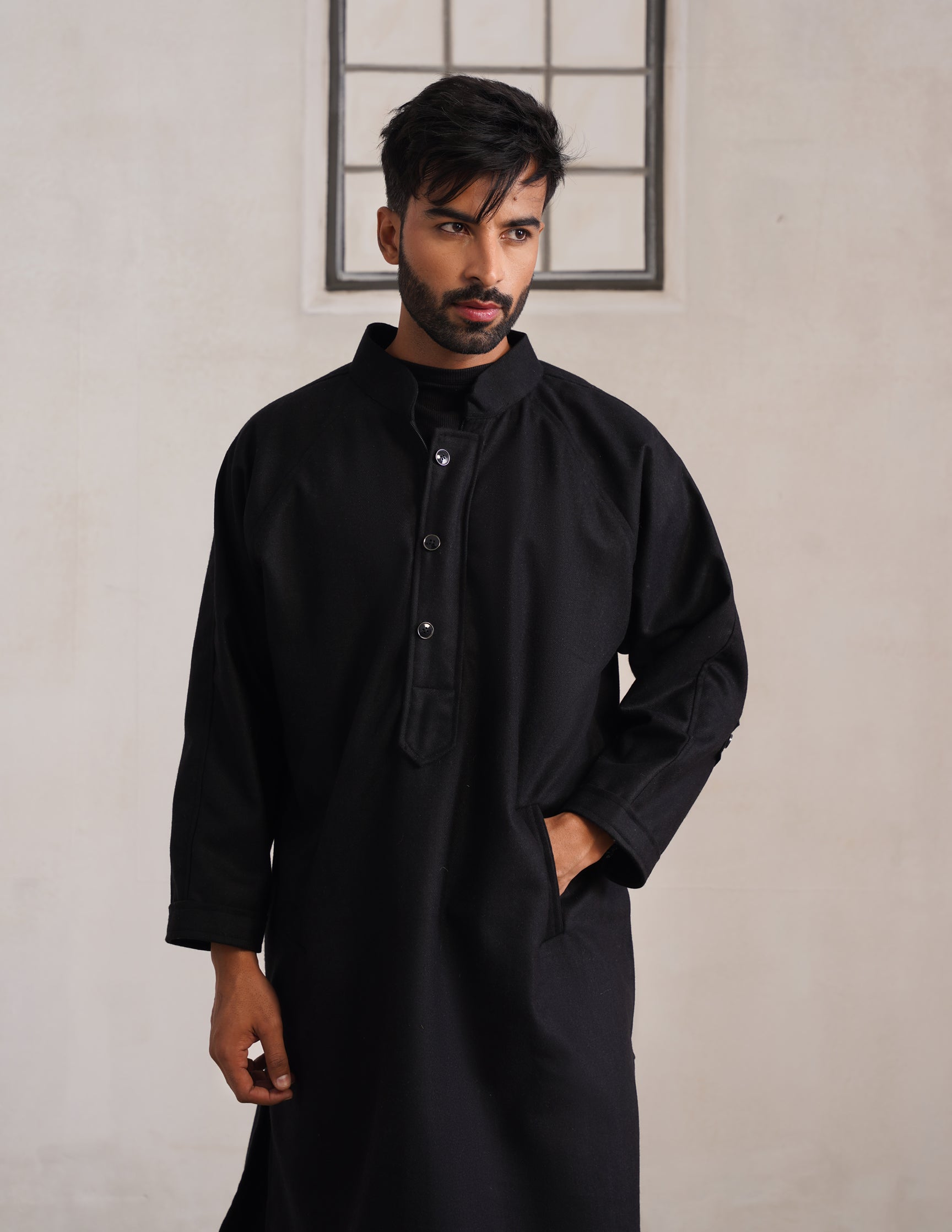 Black Chinese Collar Long Coat-Style Men’s Phiran – Kashmiri Tweed Winter Pheran | HAIDER
