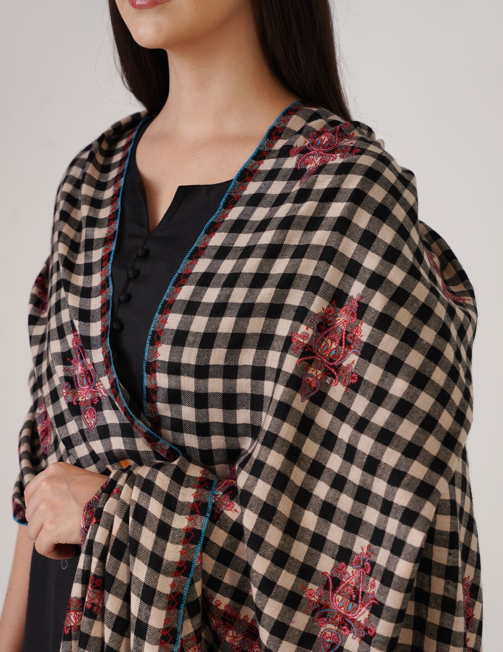 Kashmiri Handwoven Pashmina Sozni Stole Modern Check Bootidar – Black & White | Handwoven Heritage