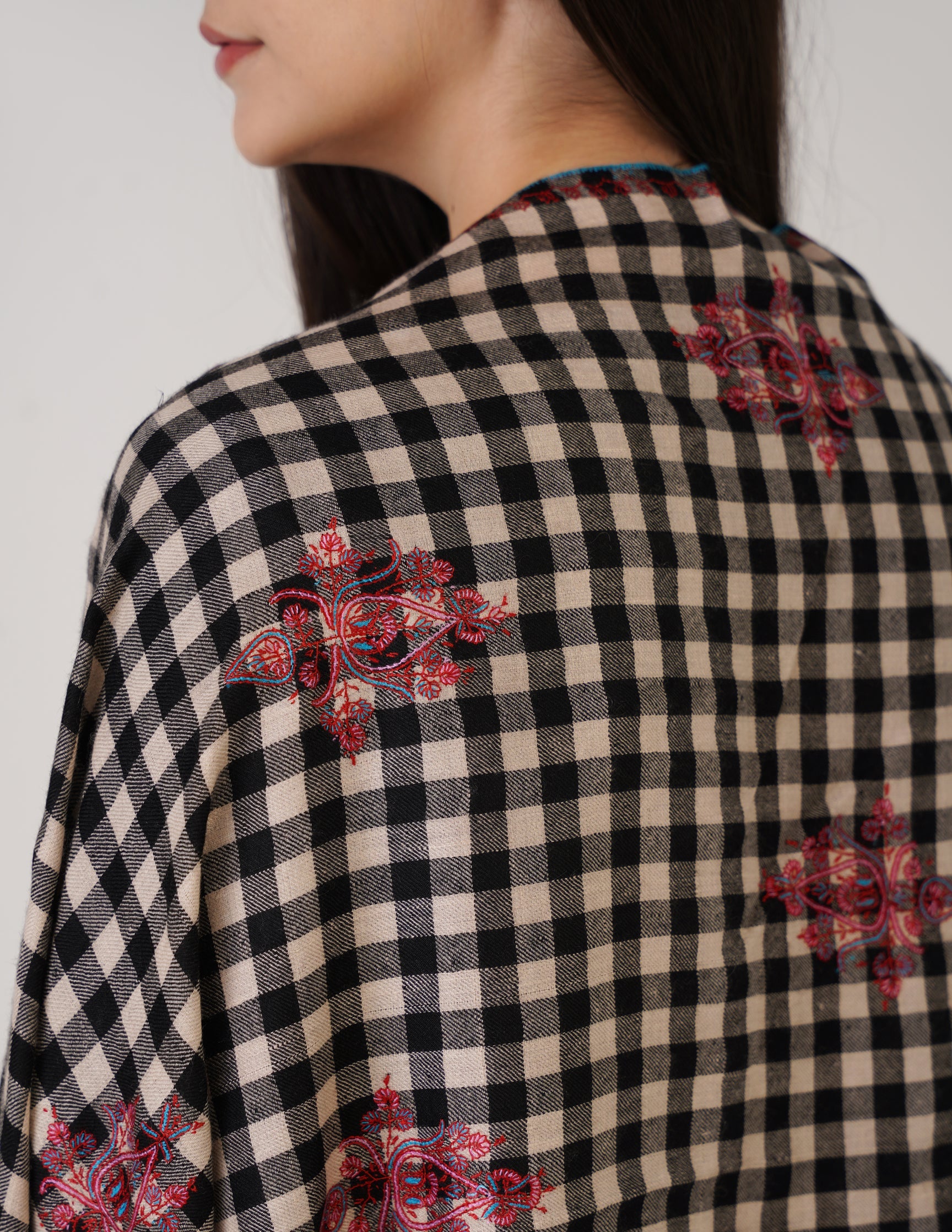 Kashmiri Handwoven Pashmina Sozni Stole Modern Check Bootidar – Black & White | Handwoven Heritage