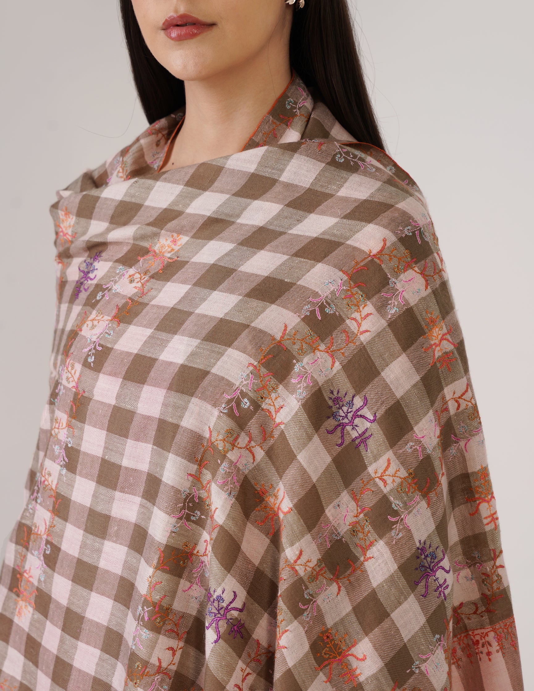 Kashmiri Handwoven Pashmina Sozni Stole Modern Check – Natural & Baby Pink | Handwoven Heritage