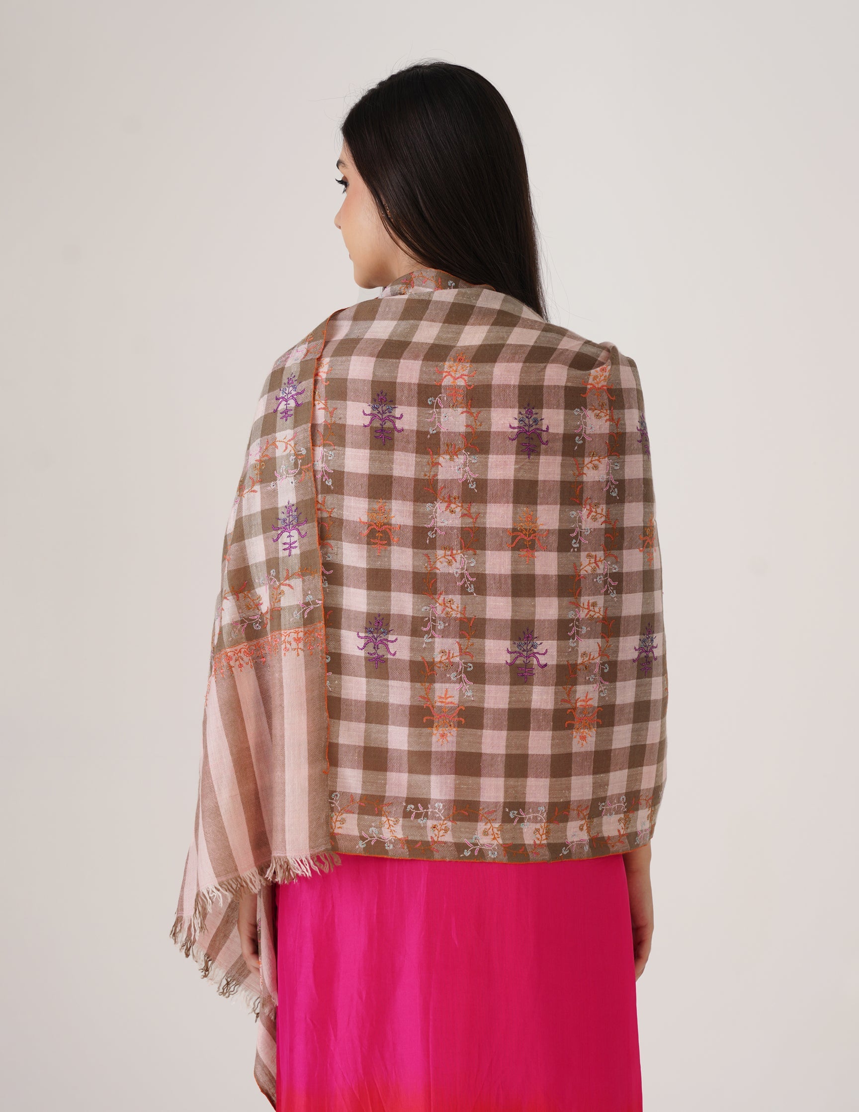 Kashmiri Handwoven Pashmina Sozni Stole Modern Check – Natural & Baby Pink | Handwoven Heritage