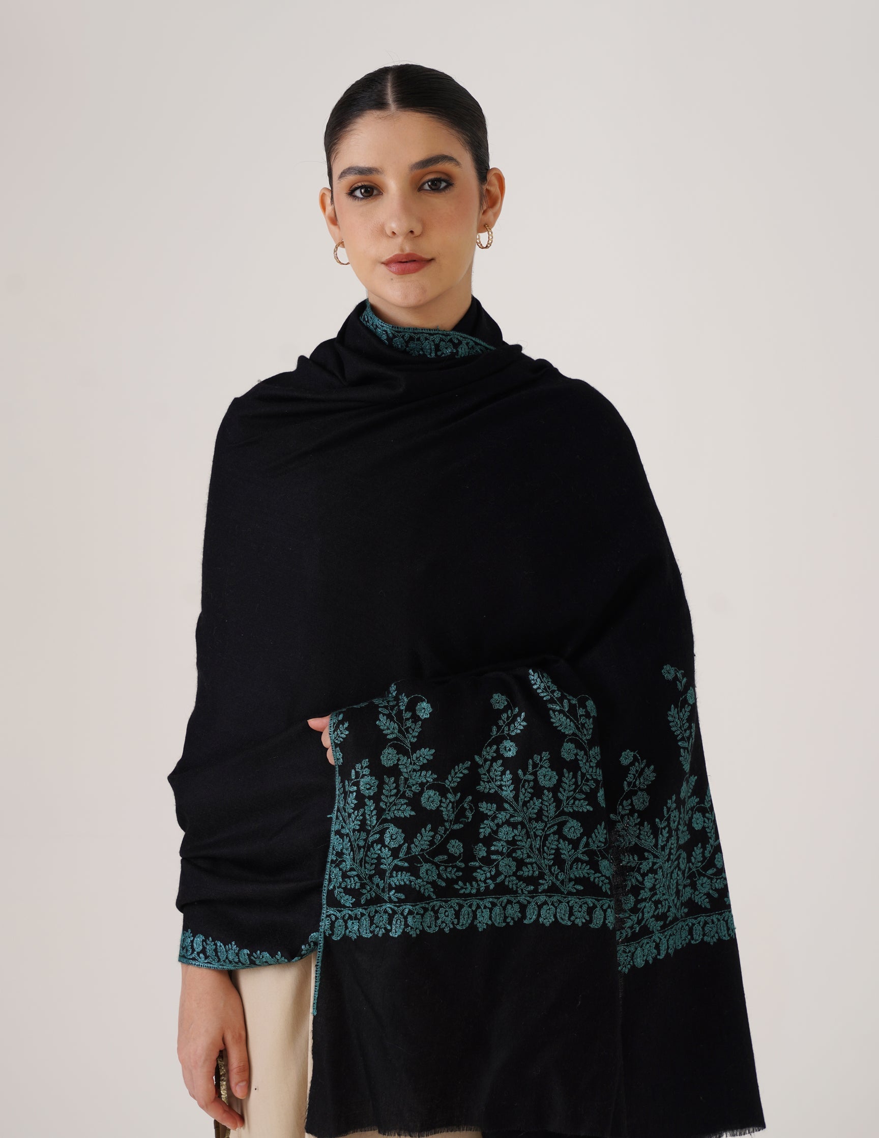 Kashmiri Handwoven Pashmina Sozni Shawl Paldaar – Black | Sea Green Heritage - Kashmir Box
