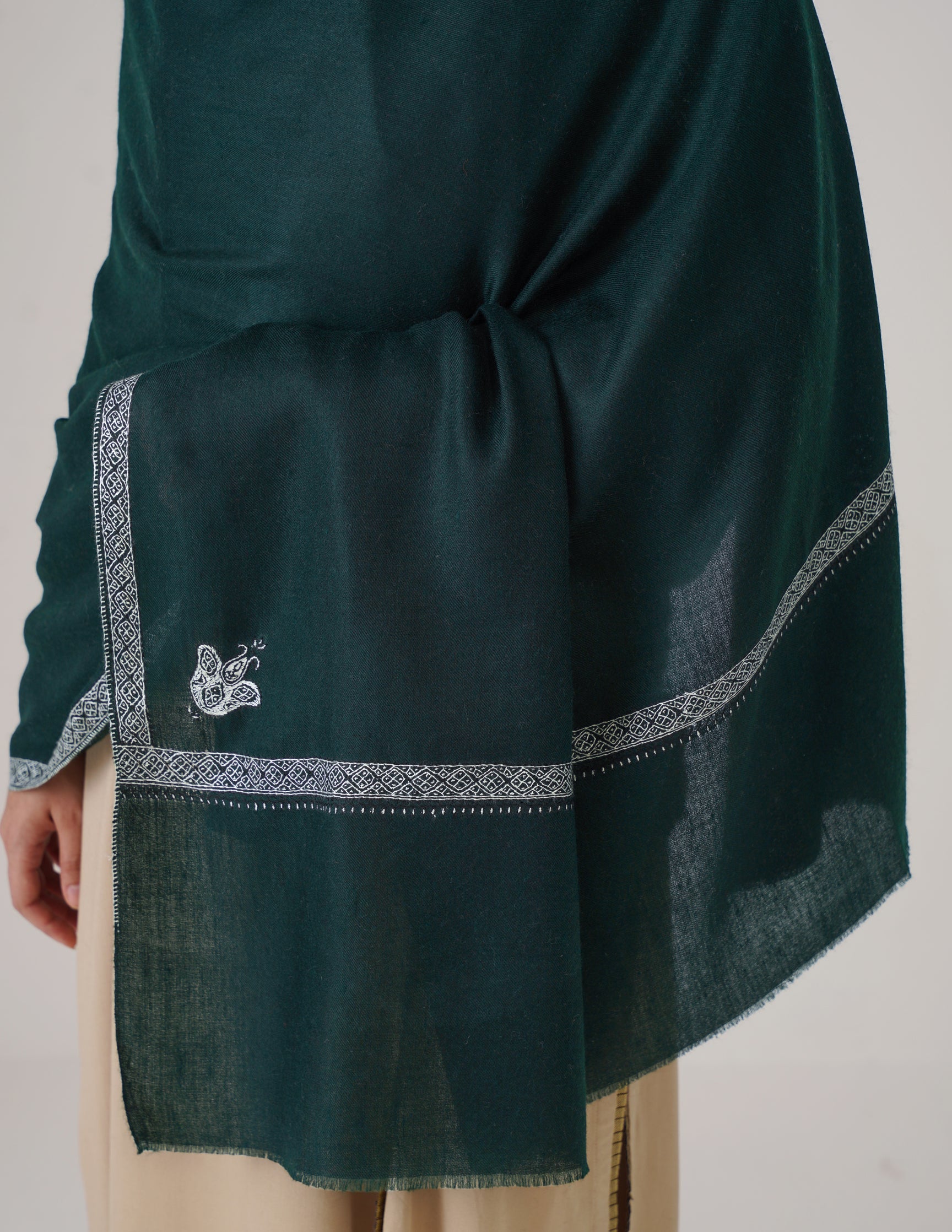 Kashmiri Handwoven Pashmina Sozni Shawl Hashidaar – Bottle Green | Light Green & Black Heritage
