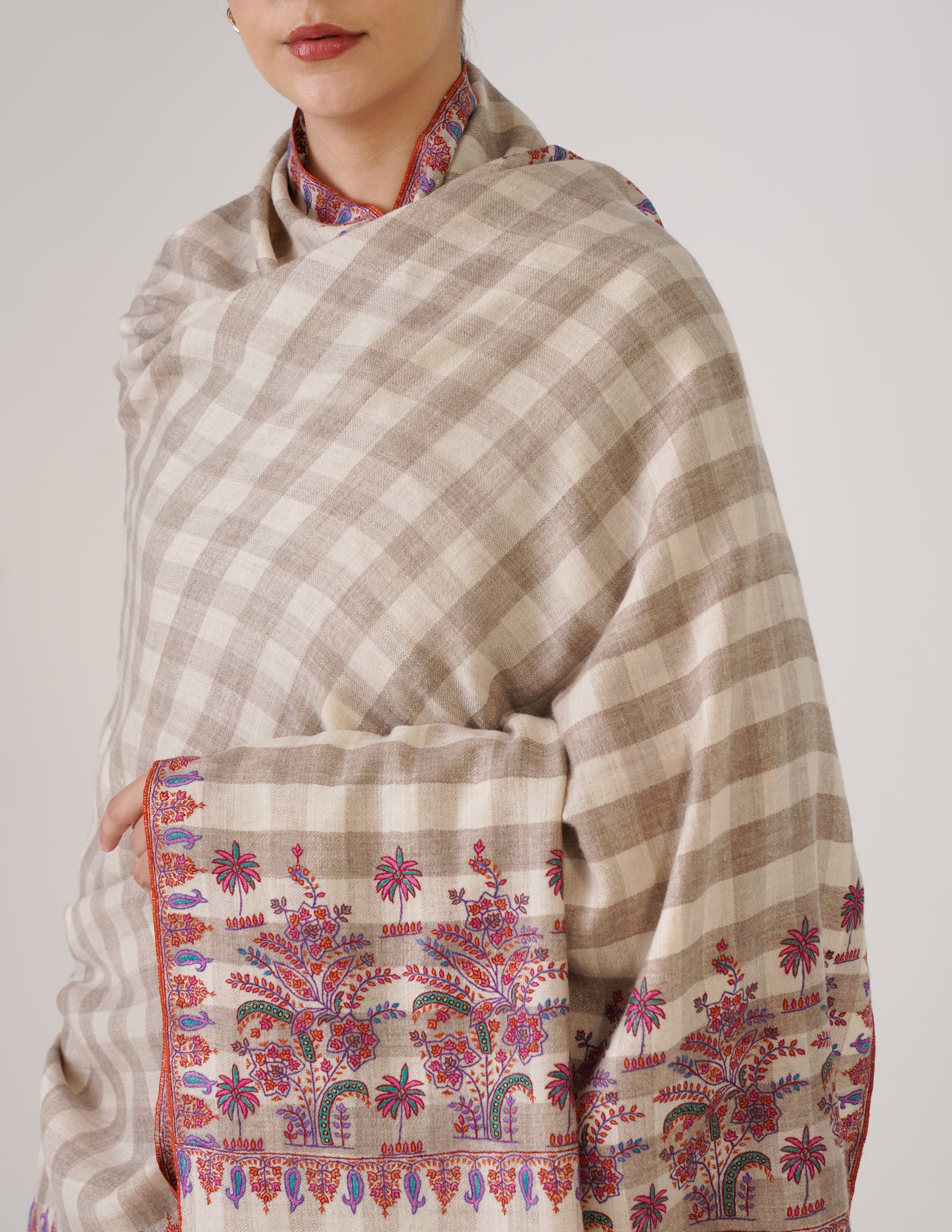 Kashmiri Handwoven Pashmina Striped Sozni Shawl Paldaar – White | Handwoven Heritage