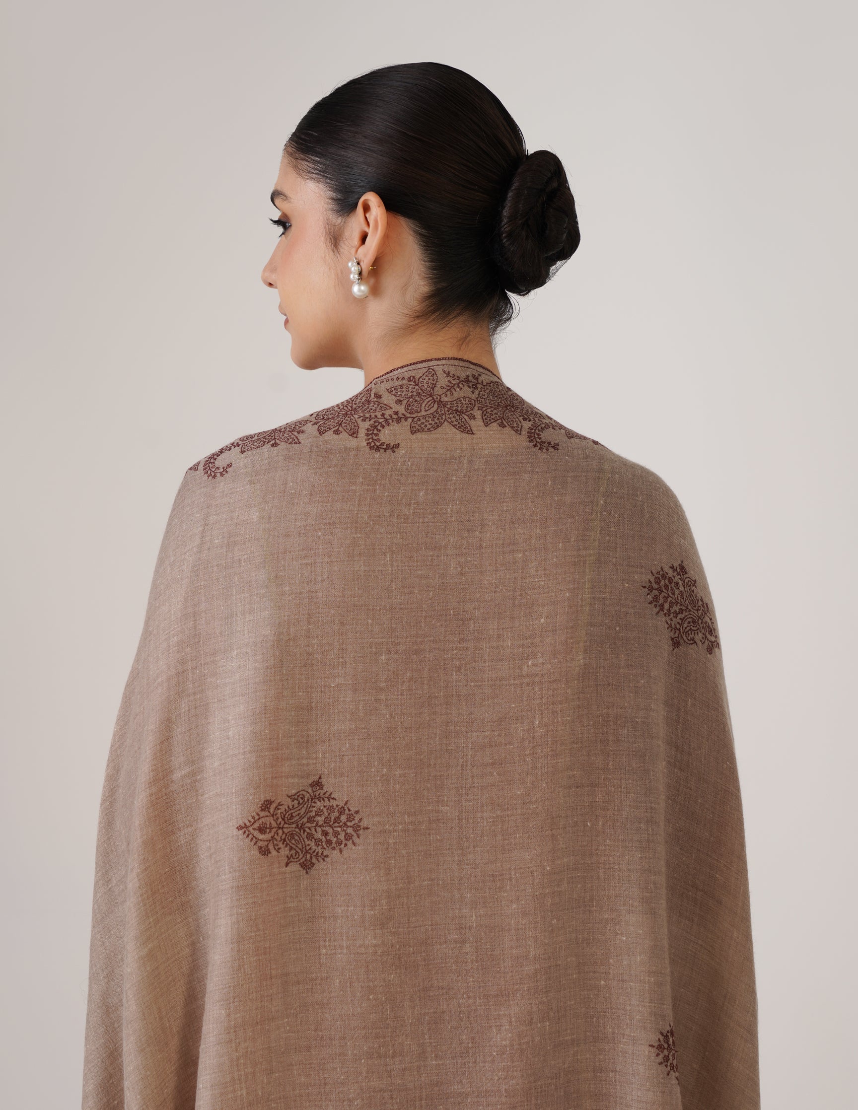 Kashmiri Handwoven Pashmina Sozni Shawl Bootidar – Natural | Brown Heritage - Kashmir Box