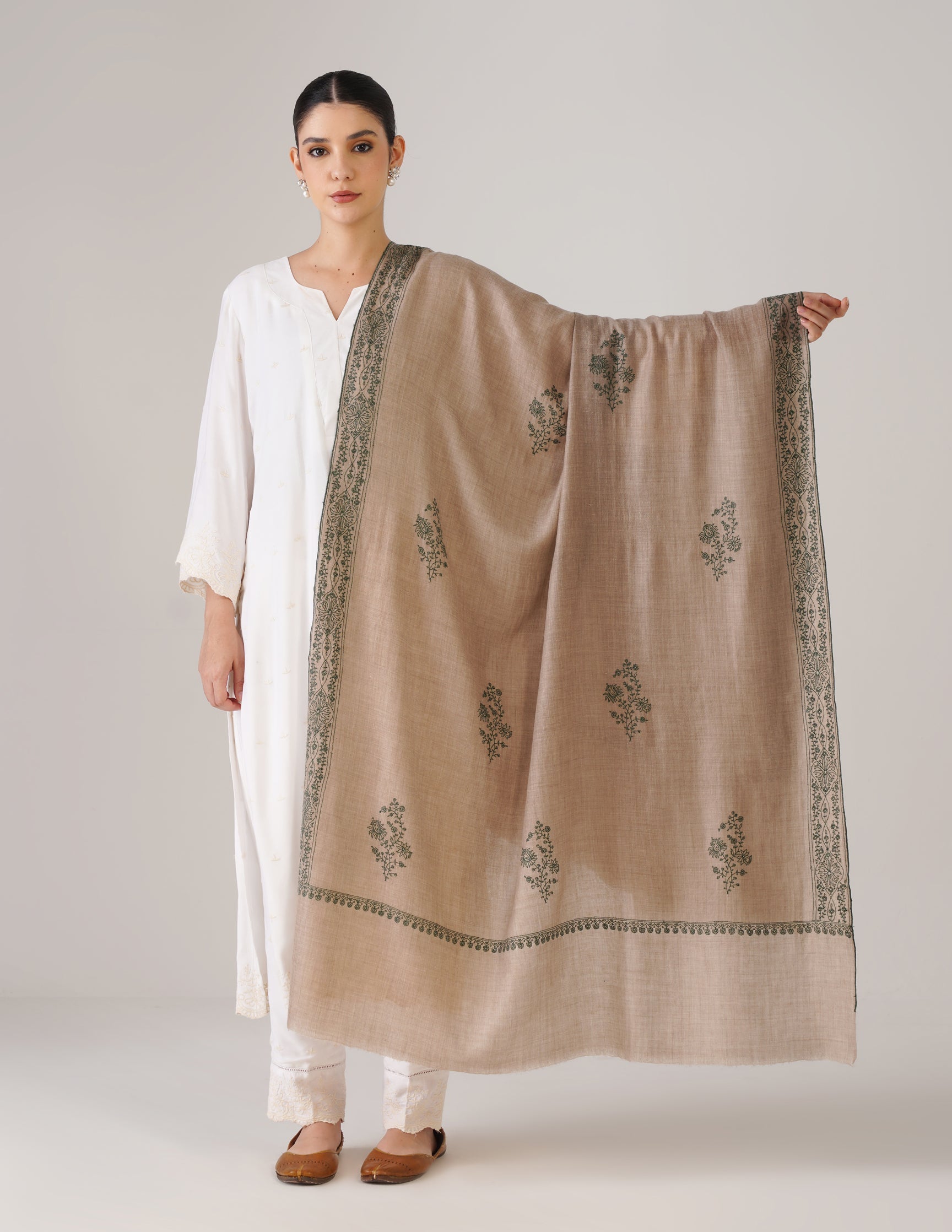 Kashmiri Handwoven Pashmina Sozni Shawl Hashidaar – Natural | Green Heritage - Kashmir Box