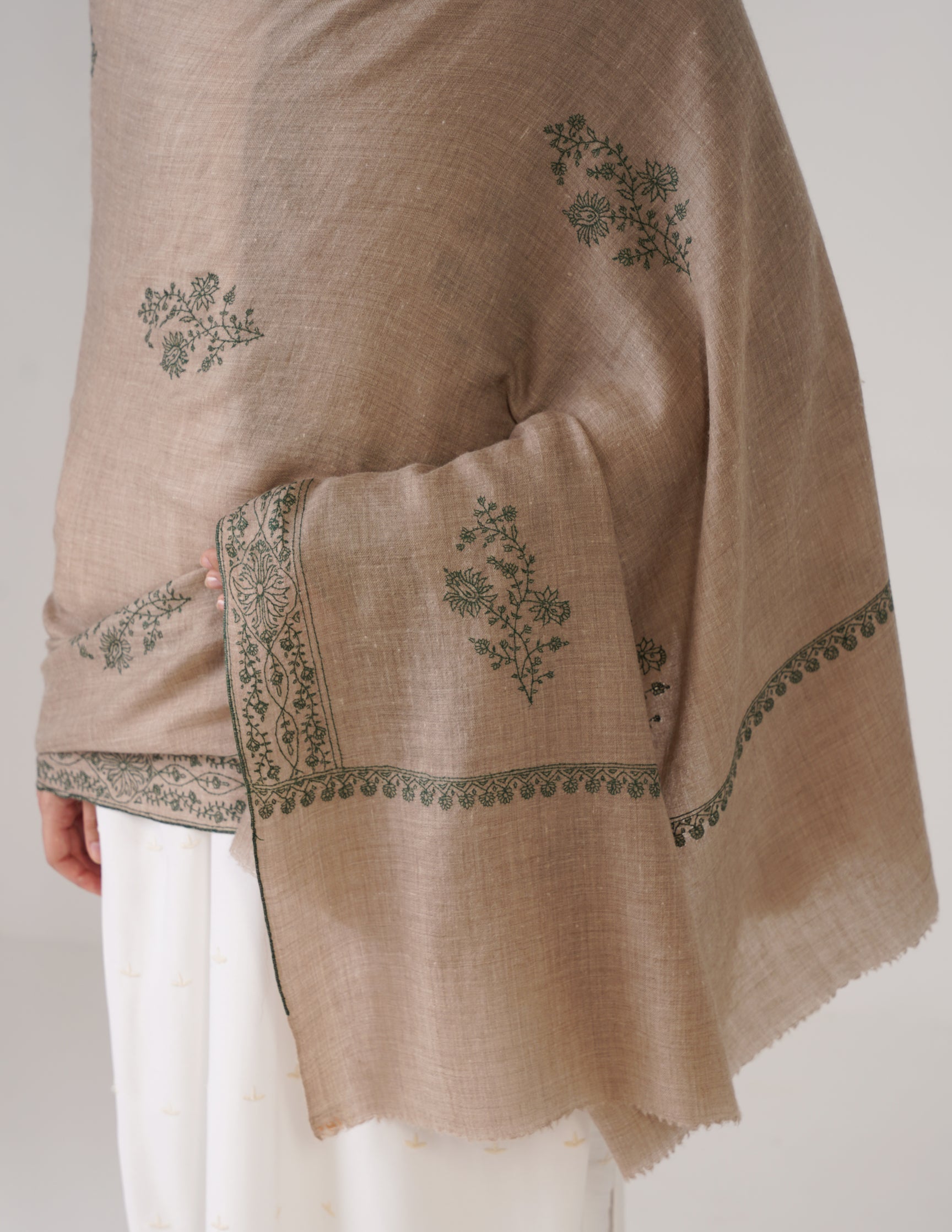 Kashmiri Handwoven Pashmina Sozni Shawl Hashidaar – Natural | Green Heritage - Kashmir Box