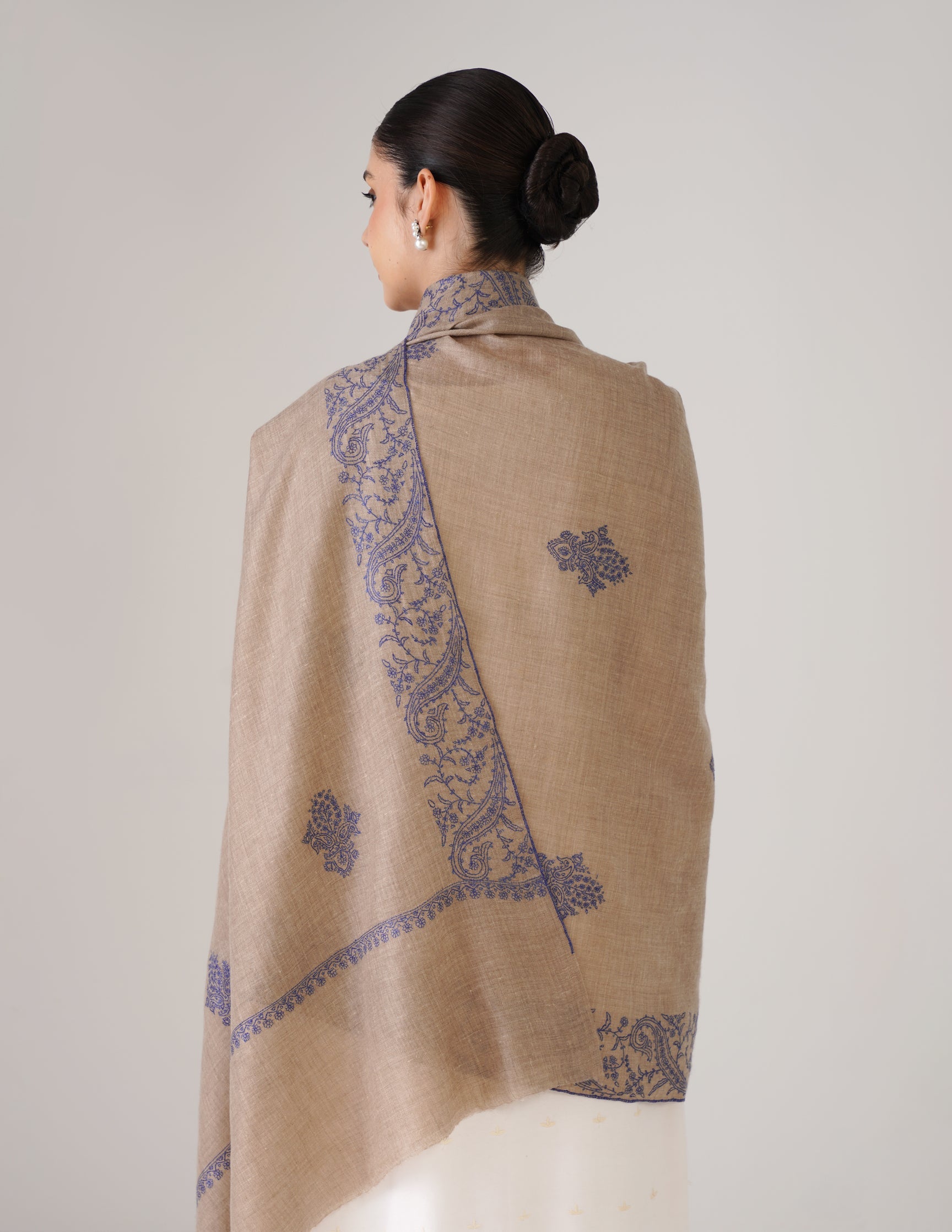 Kashmiri Handwoven Pashmina Sozni Shawl Bootidar – Natural | Blue Heritage - Kashmir Box