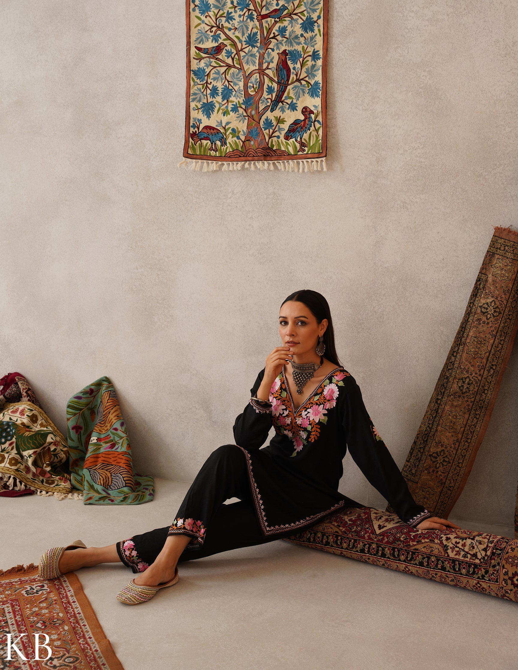 meHER Bold Black Kashmiri Aari Woollen Co-ord Set - Kashmir Box