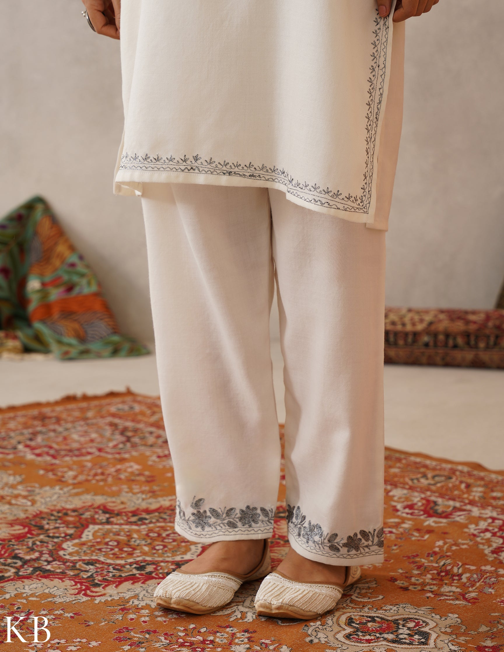 meHER Cream White Kashmiri Silver Zari Woollen Co-ord Set - Kashmir Box