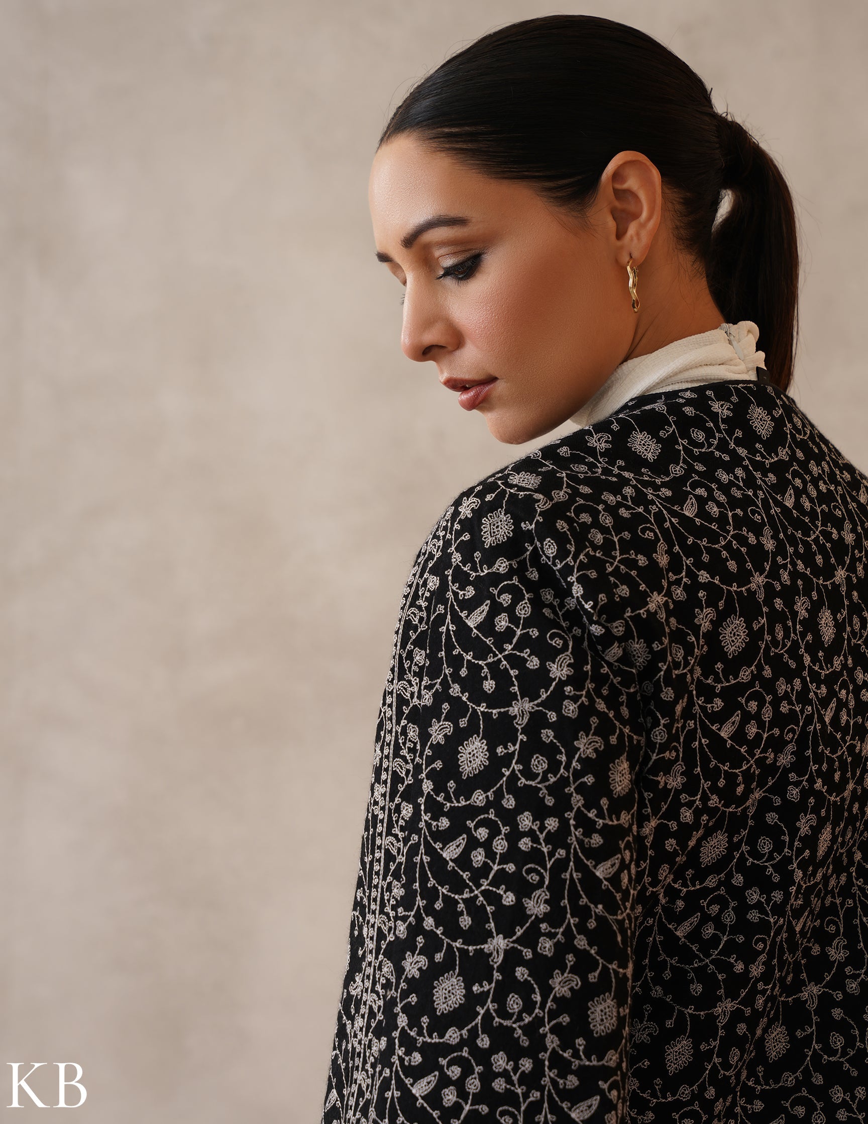 Nayaab Classic Black Kashmiri Sozni Fine Wool Cape Jacket - Kashmir Box