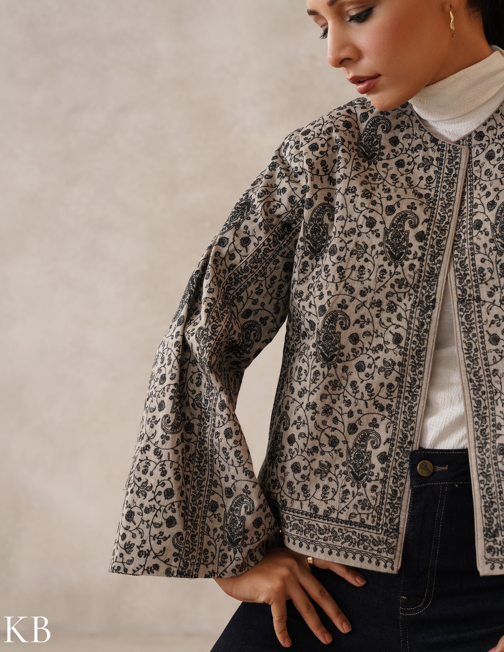 Nayaab Light Grey Kashmiri Sozni Fine Wool Cape Jacket - Kashmir Box