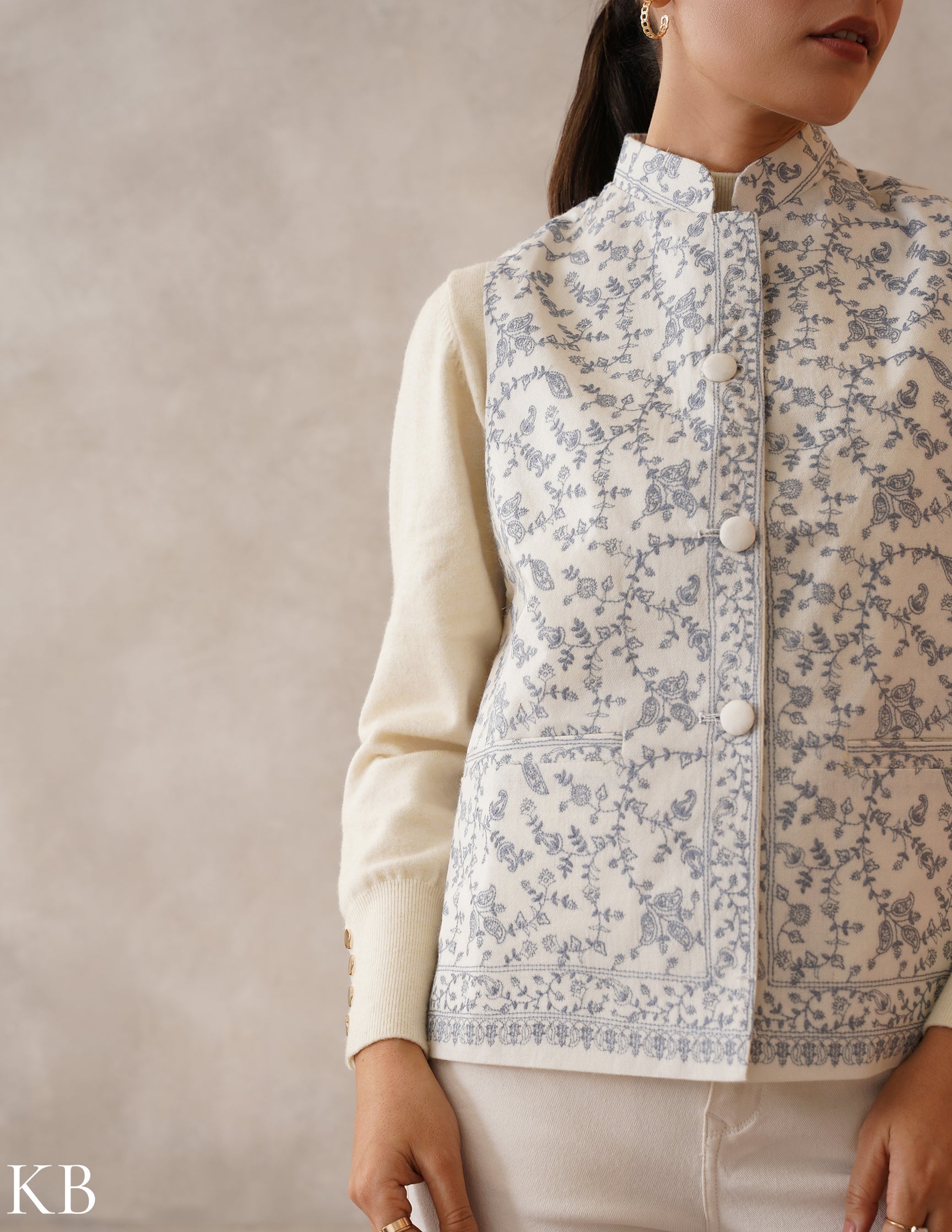 Nayaab Off-White Kashmiri Sozni Fine Wool Waistcoat - Kashmir Box