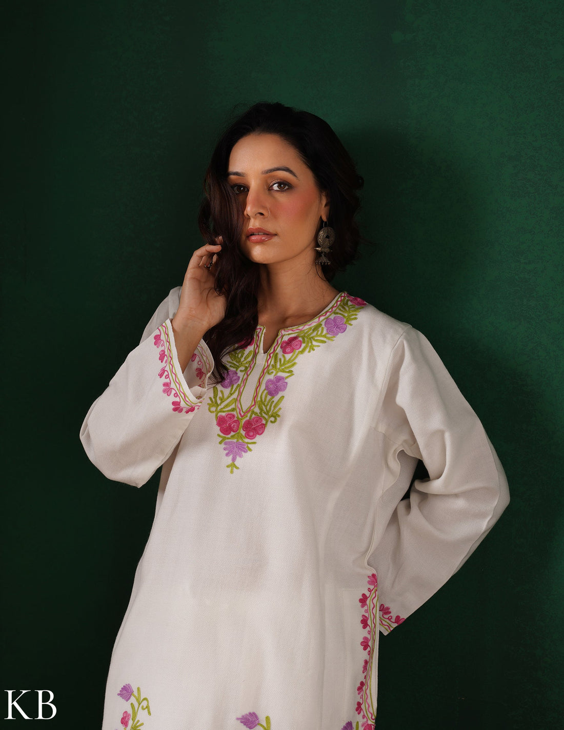 Kashmiri Pink, Green & Purple Aari Embroidered Woollen Phiran – White | Timeless Winter Wear