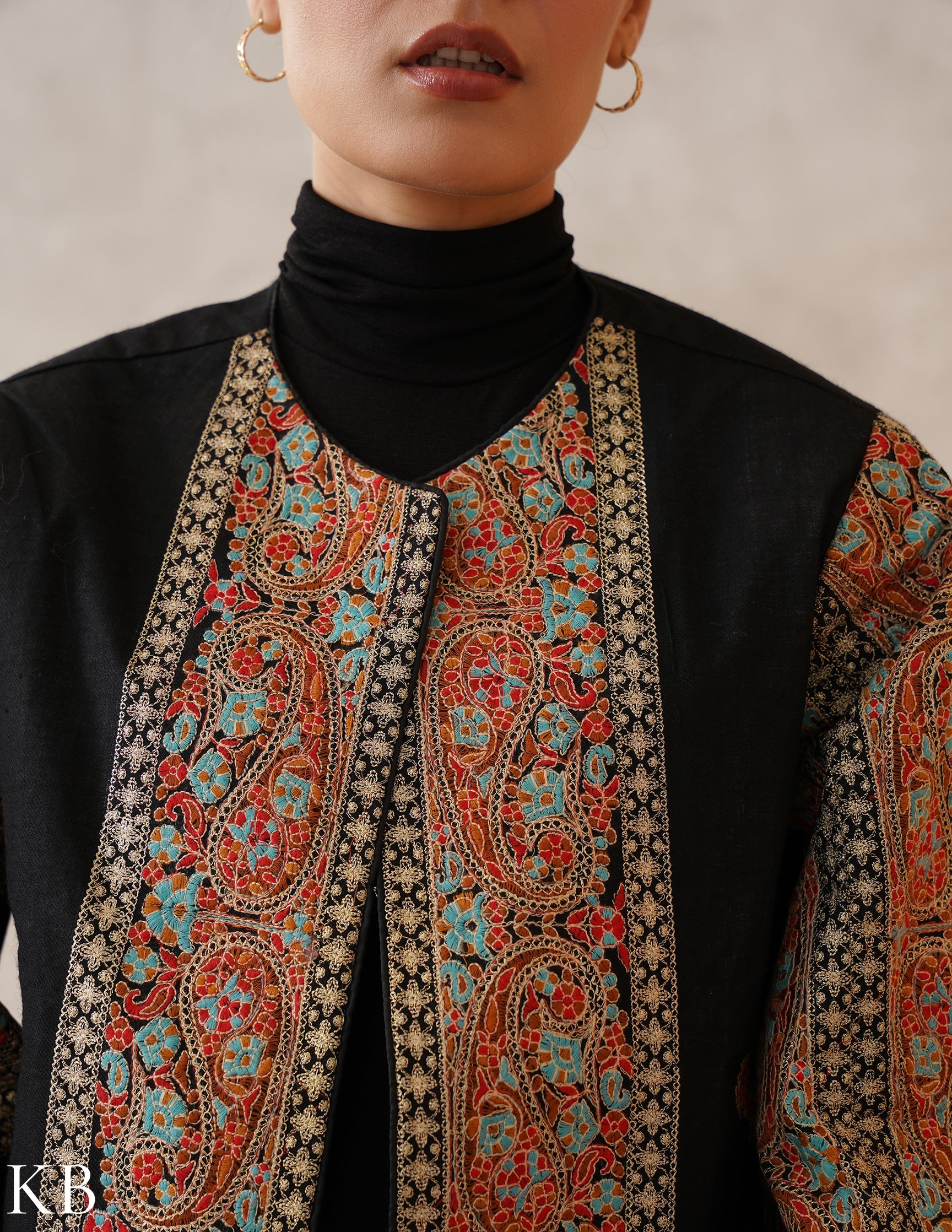 Nayaab Jet Black Kashmiri Sozni Zari Wool Cape Jacket - Kashmir Box