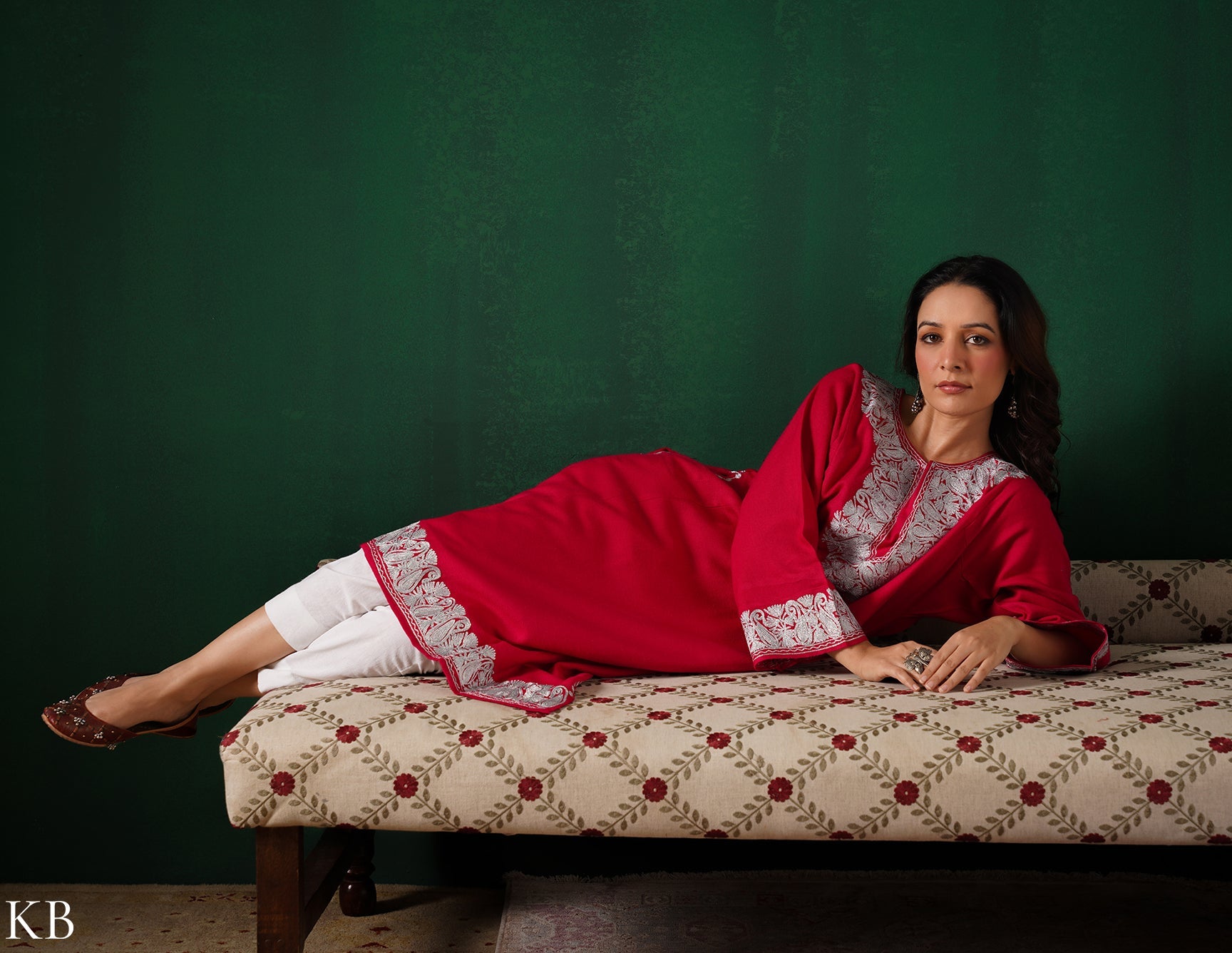 Kashmiri Silver Zari Embroidered Woollen Phiran – Pink | Handcrafted Heritage