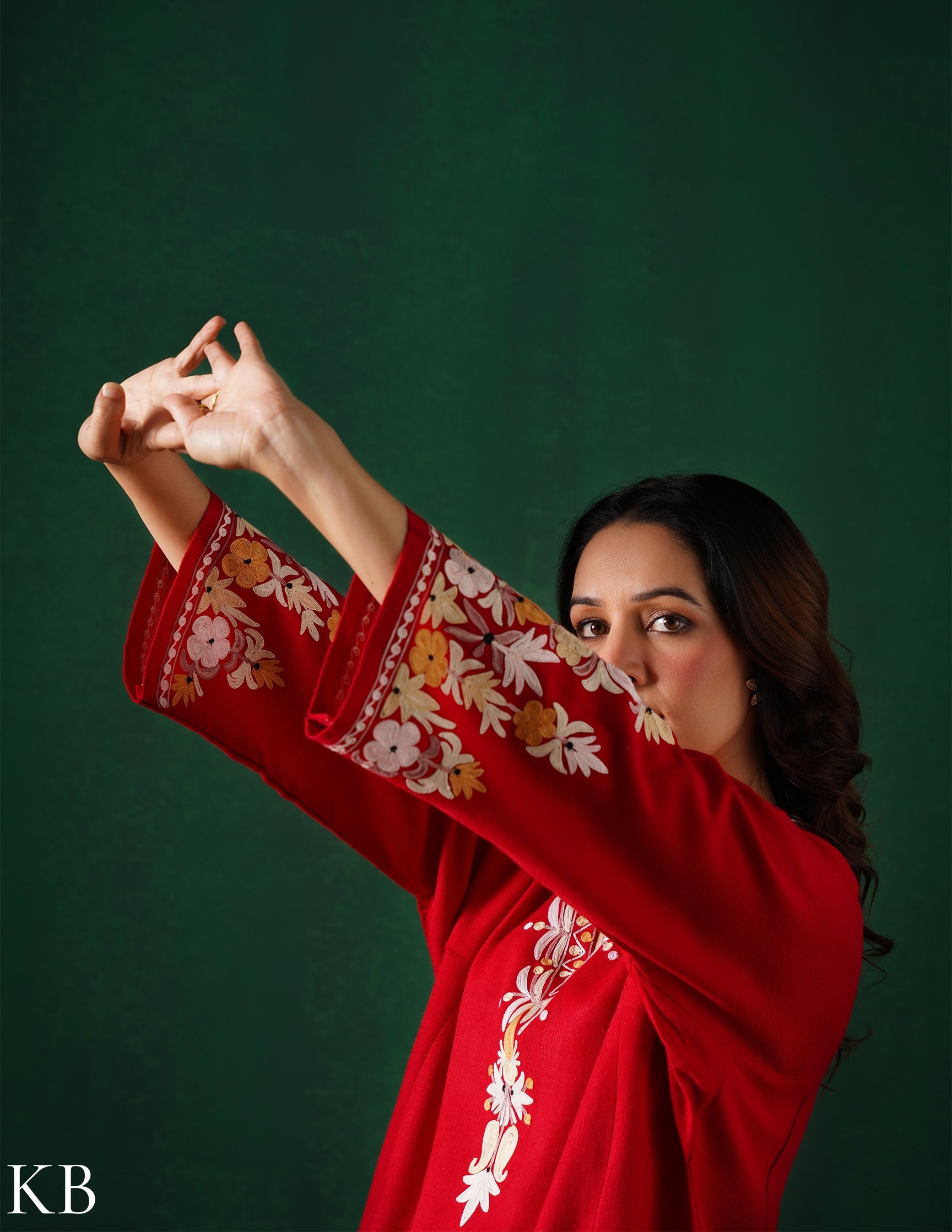 Kashmiri Light Yellow & White Aari Embroidered Woollen Phiran – Red | Timeless Winter Wear - Kashmir Box