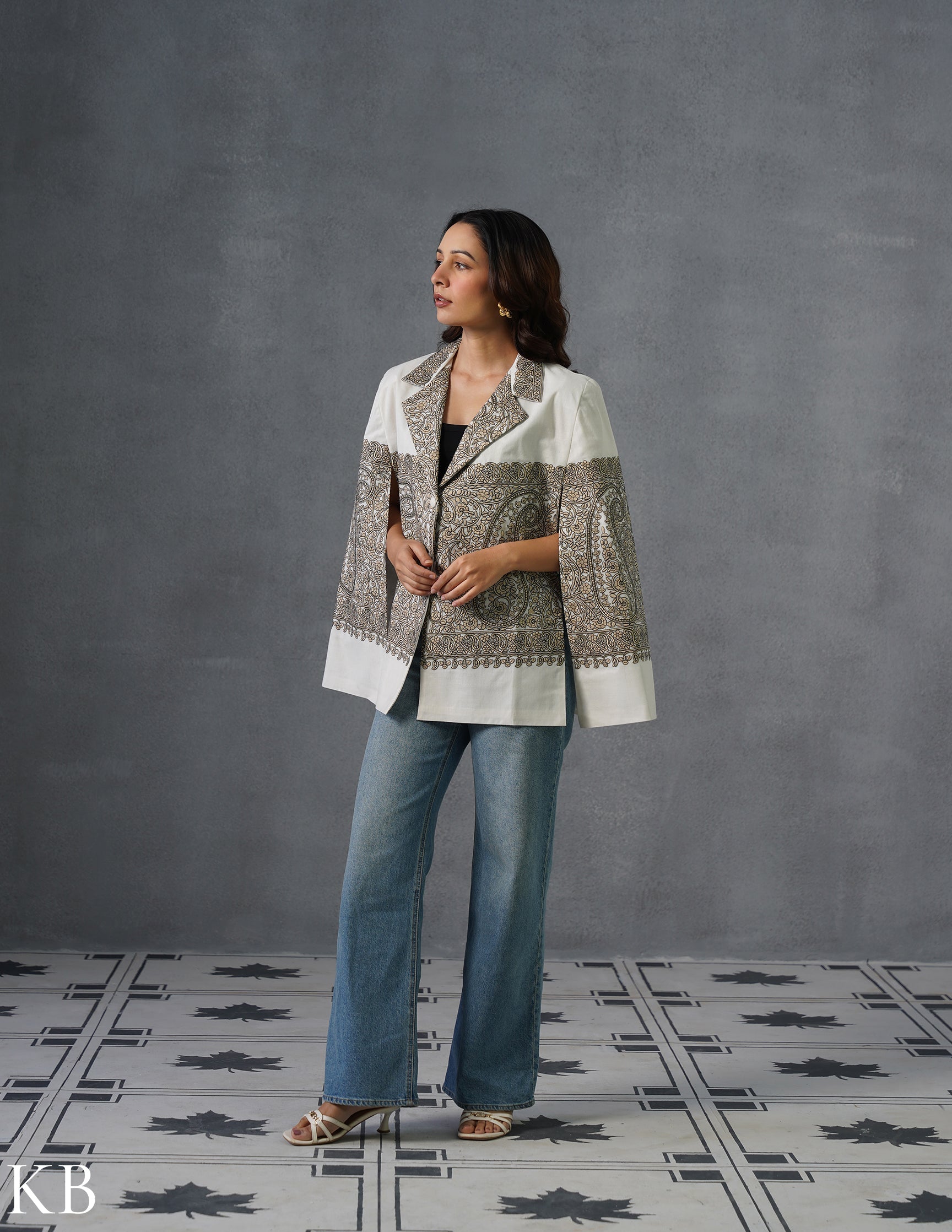 Nayaab Kashmiri Sozni Embroidered Woollen Jacket – White - Kashmir Box