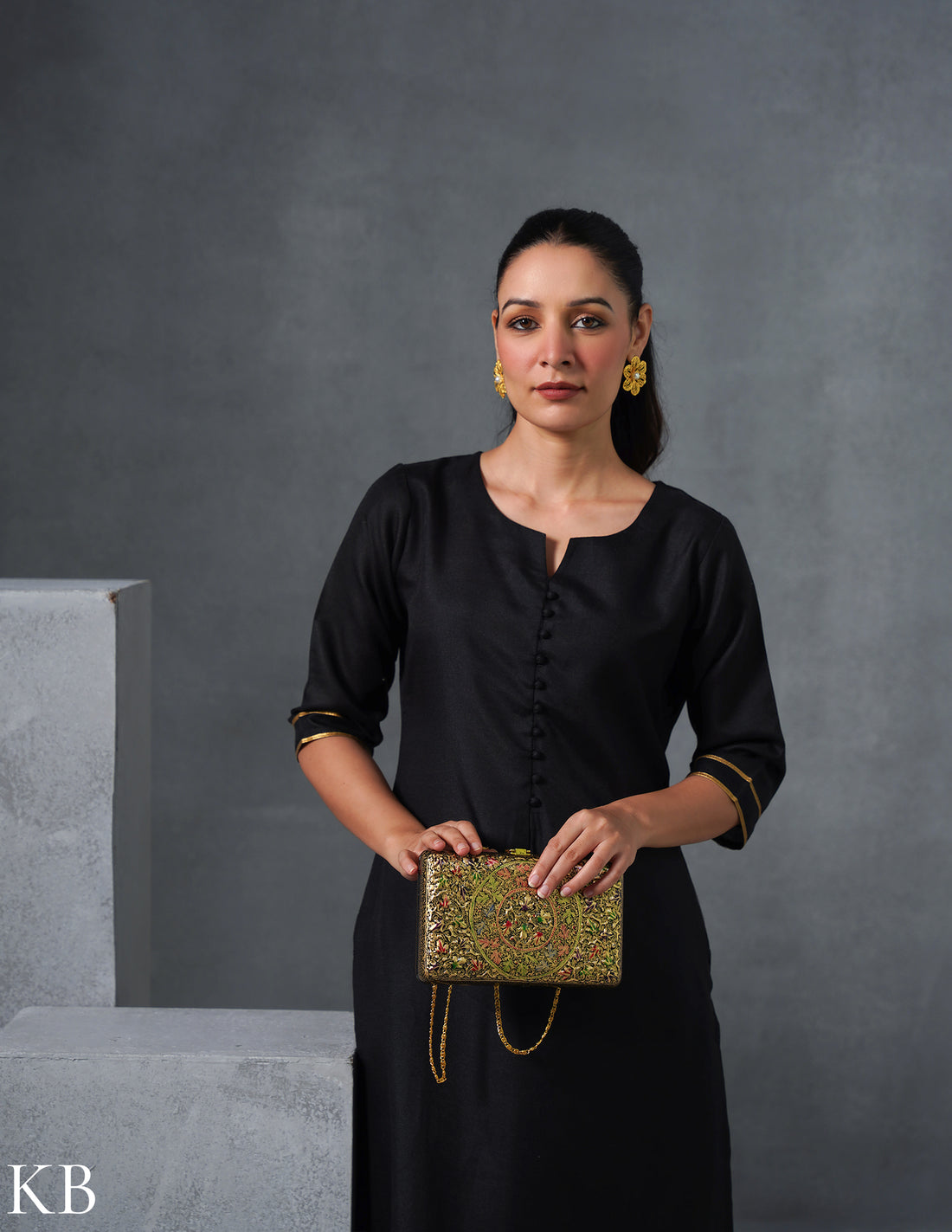 Kashmiri Papier Mâché Clutch – Large Black Hand-Painted | Artisan-Made | Handcrafted Heritage