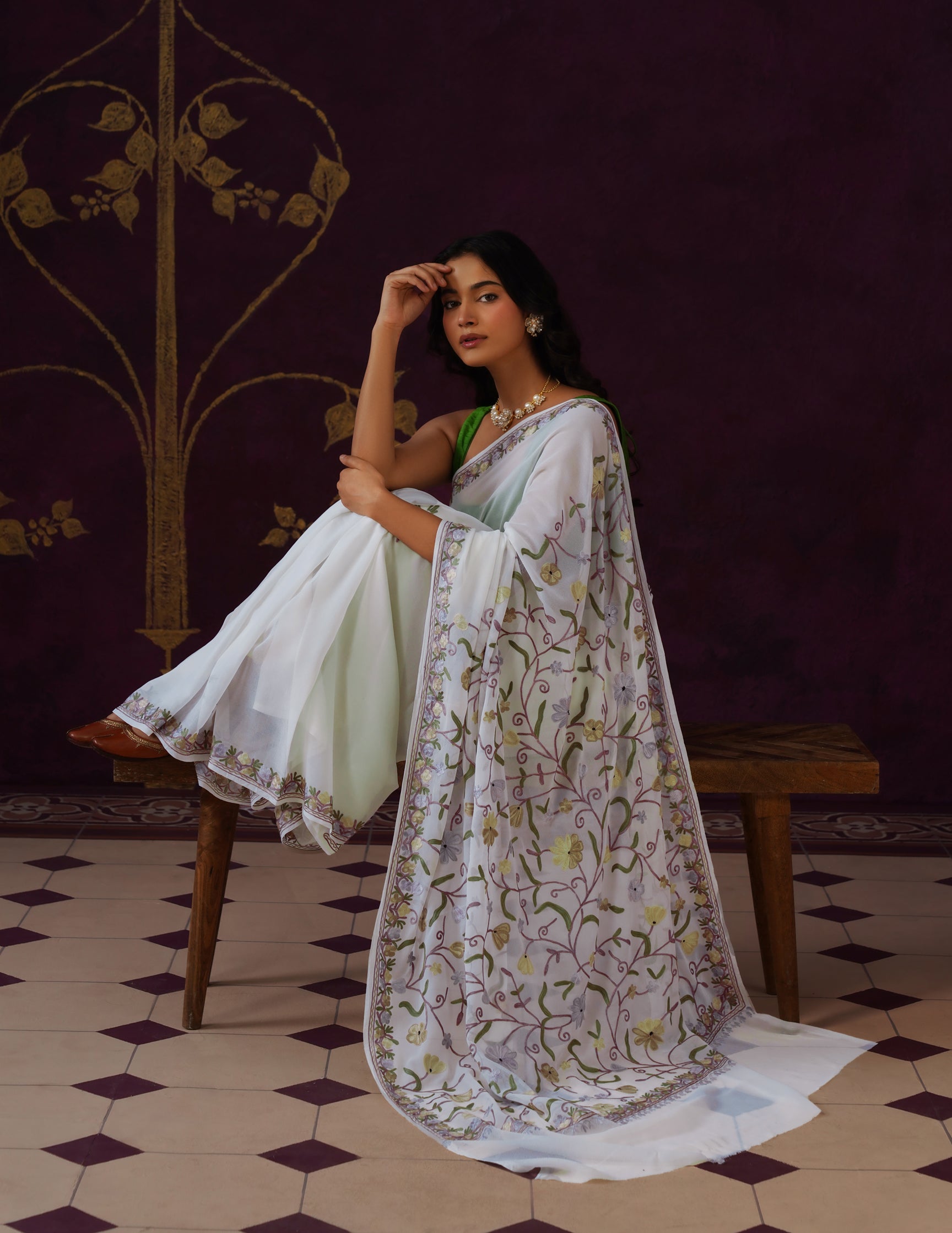 Kashmiri Aari Embroidered Georgette Saree – Off-White