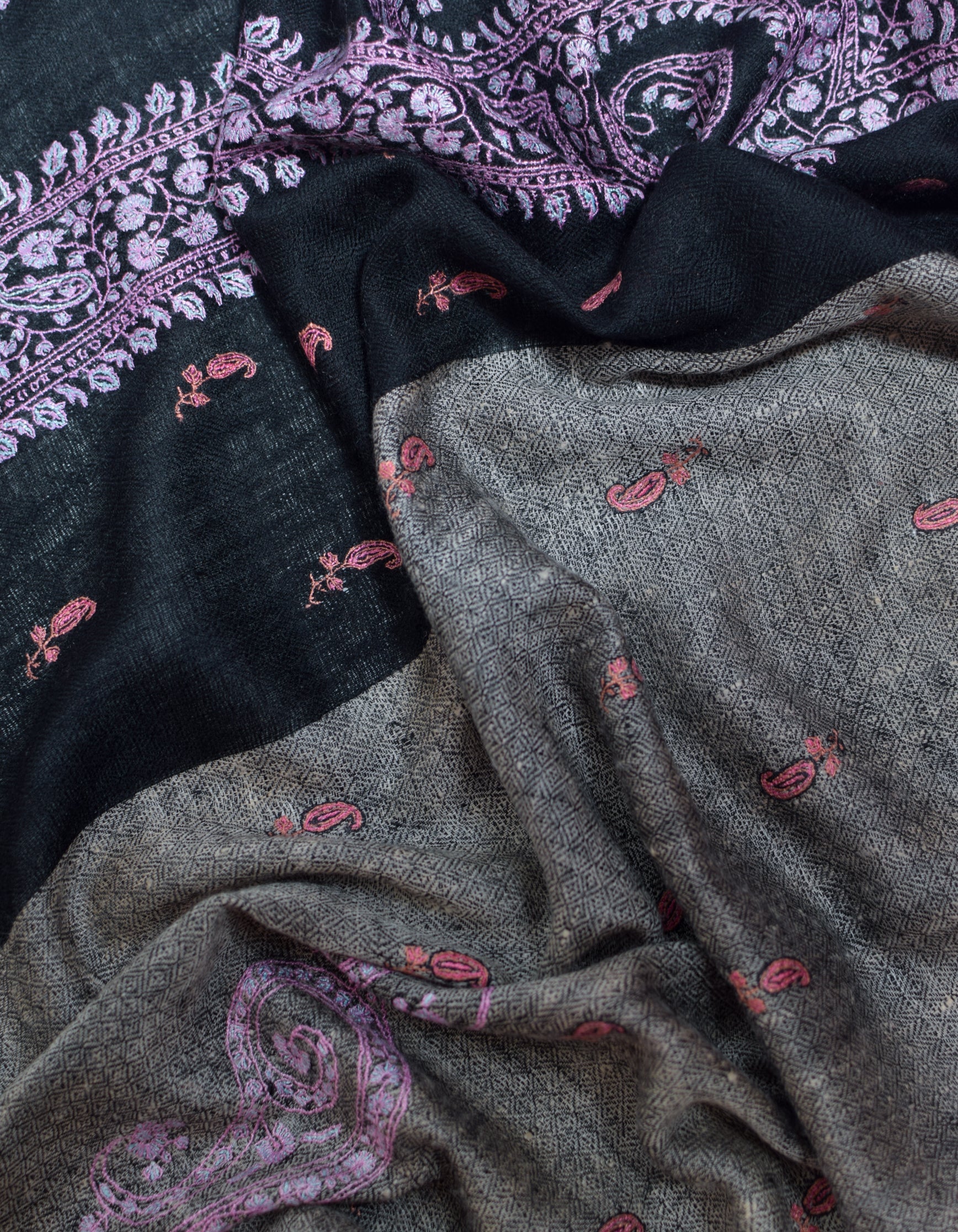 Modern Dual-Tone Handwoven Paisley Embroidered Cashmere Pashmina Stole - Kashmir Box