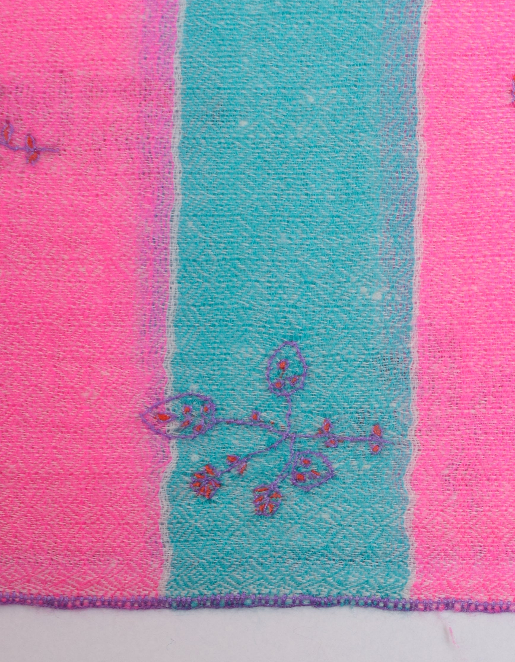 Cream Handwoven Dual Pattern Embroidered Cashmere Pashmina Stole - Kashmir Box