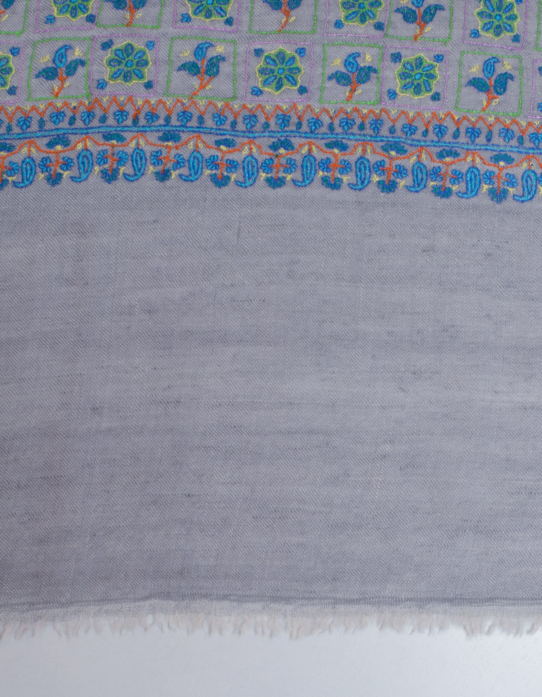Ash Grey Handwoven Sozni Border Embroidered Cashmere Pashmina Stole - Kashmir Box