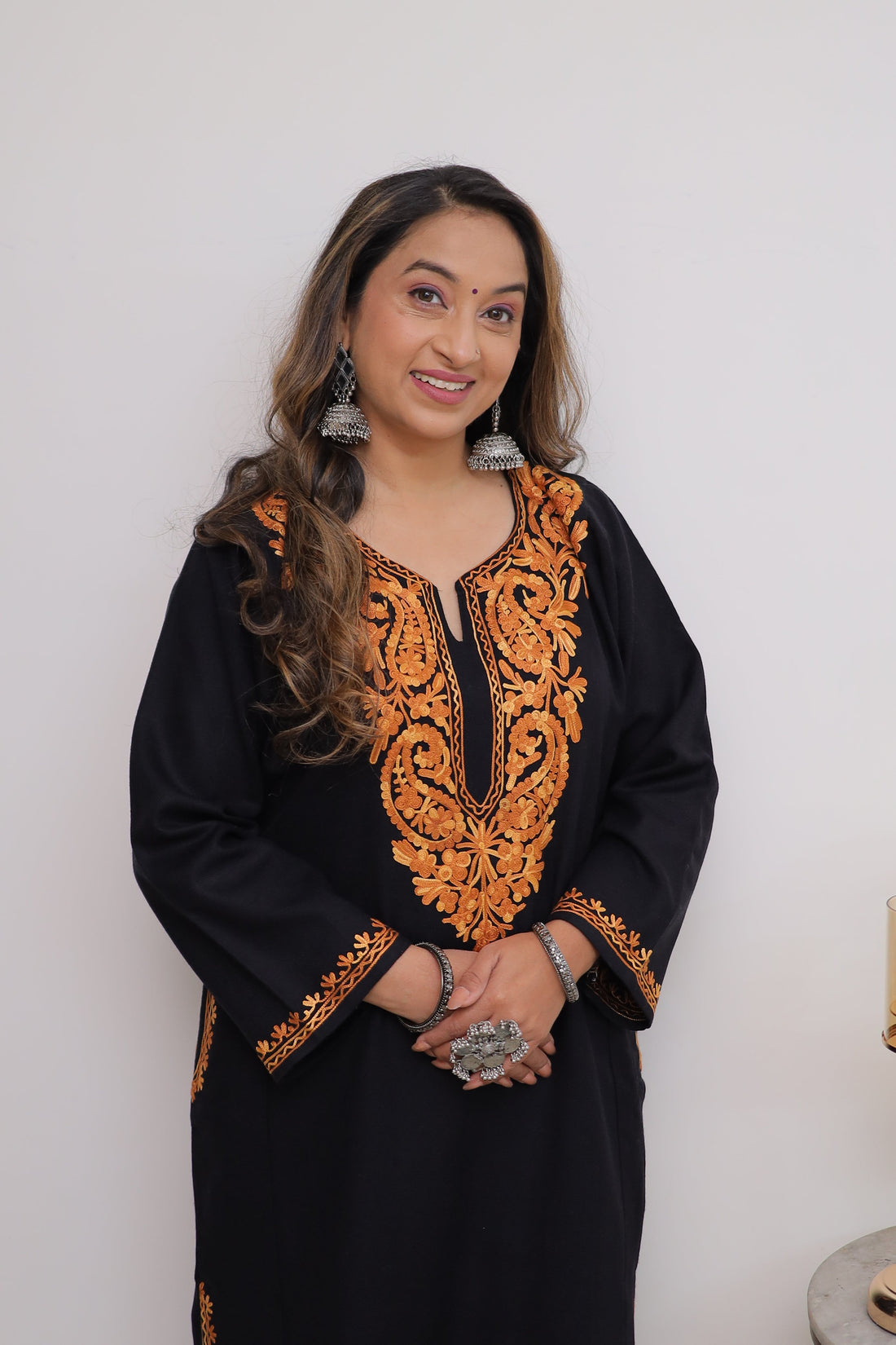 Rang-e-Khizan Classic Black Aari Phiran - Kashmir Box