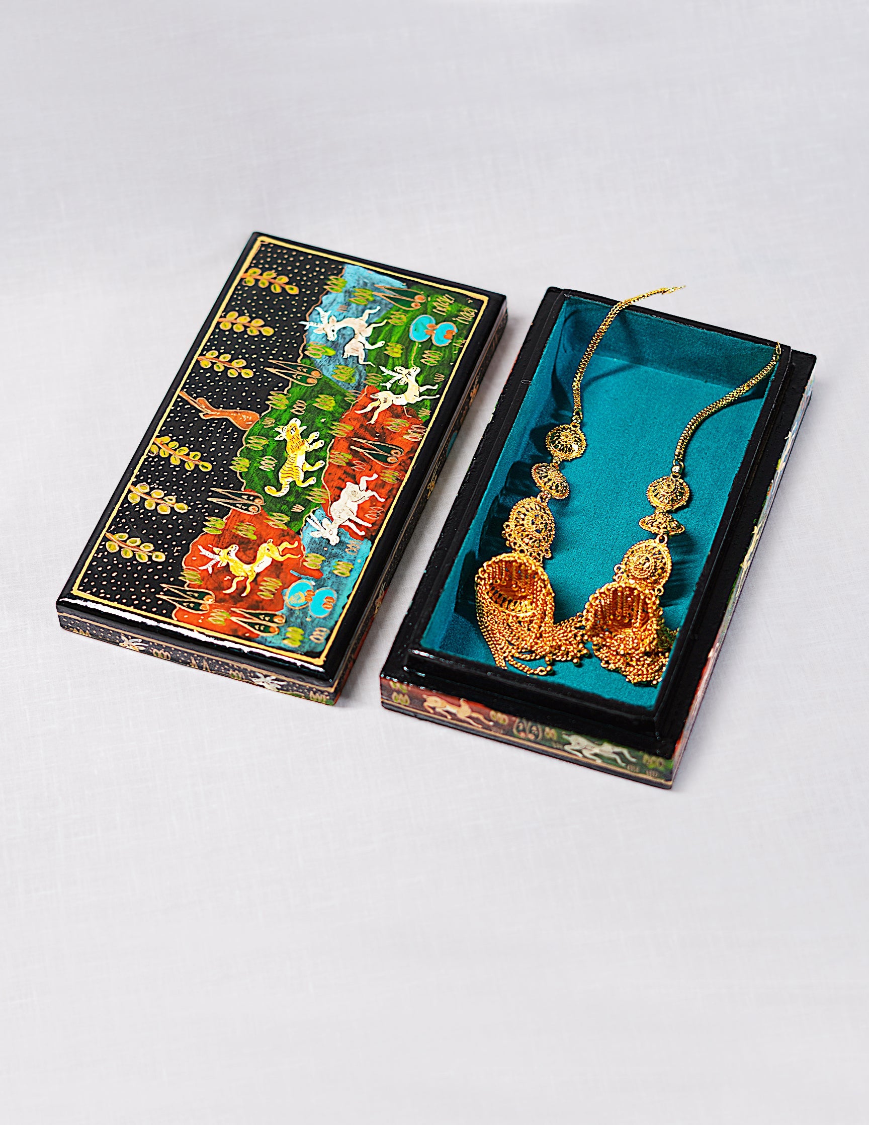 Papier-Mâché Flat Box — Hand-Painted Design | 10 cm (L) × 17.5 cm (B) × 3.5 cm (H)