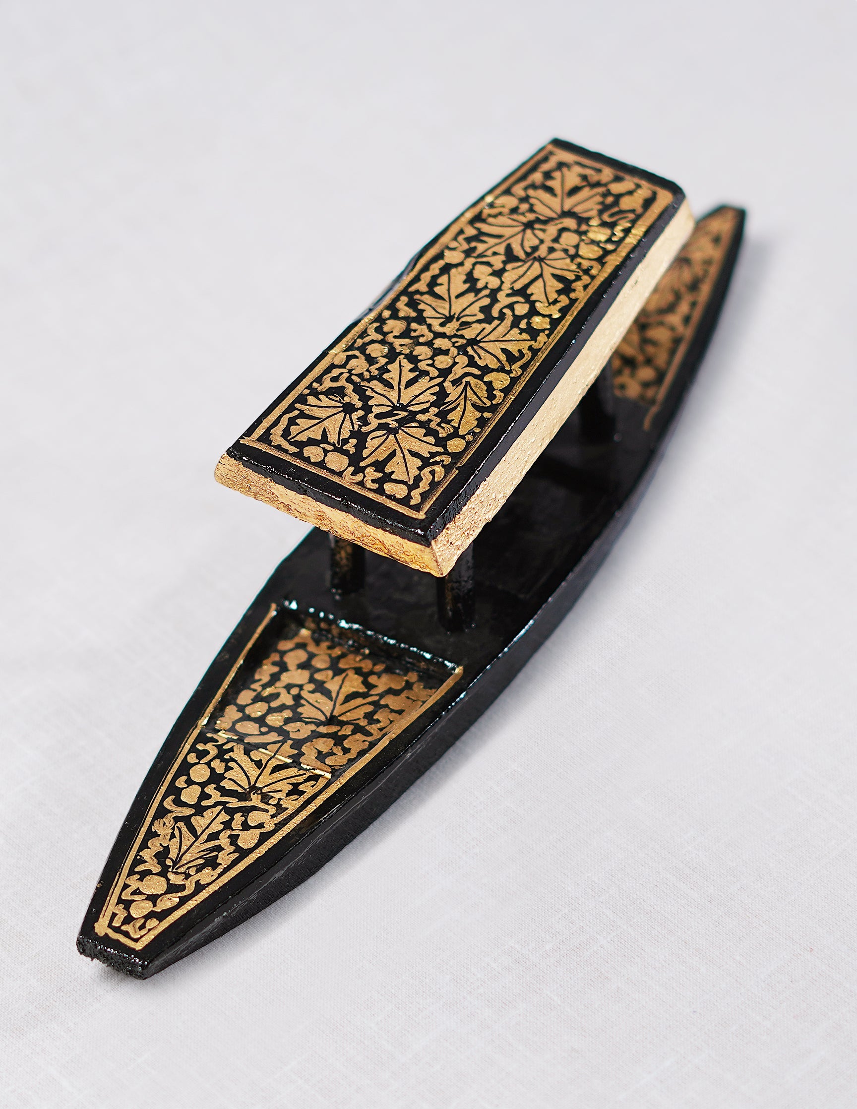 Papier-Mâché Decorative Shikara — Hand-Painted Design | 4 cm (L) × 21 cm (B) × 5.5 cm (H)