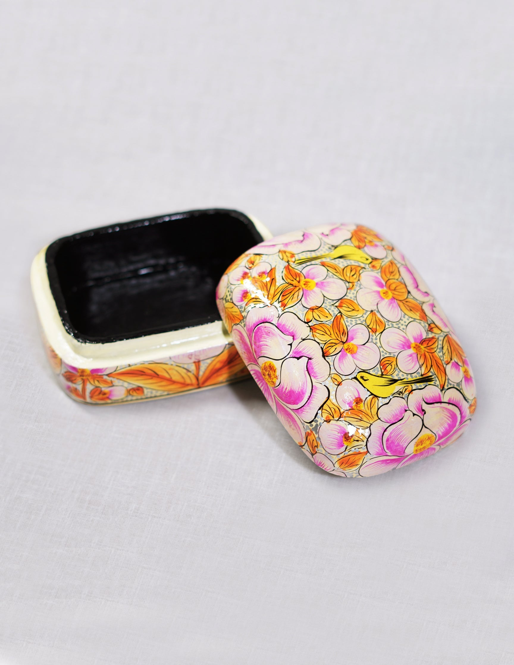 Papier-Mâché Trinket Box — Hand-Painted Design | 9.25 cm (L) × 12 cm (B) × 5.5 cm (H)