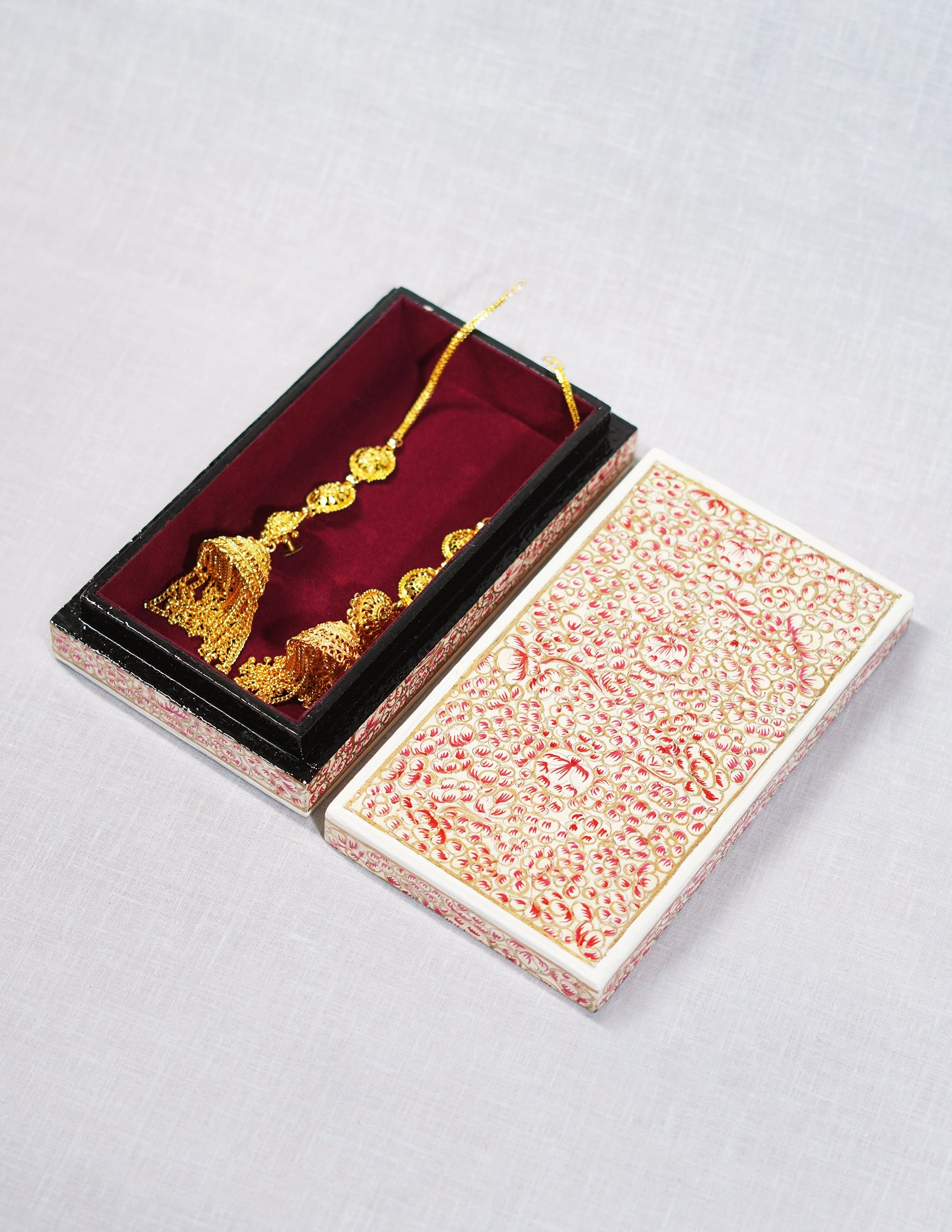 Papier-Mâché Flat Box — Hand-Painted Design | 10 cm (L) × 17.5 cm (B) × 3.5 cm (H)