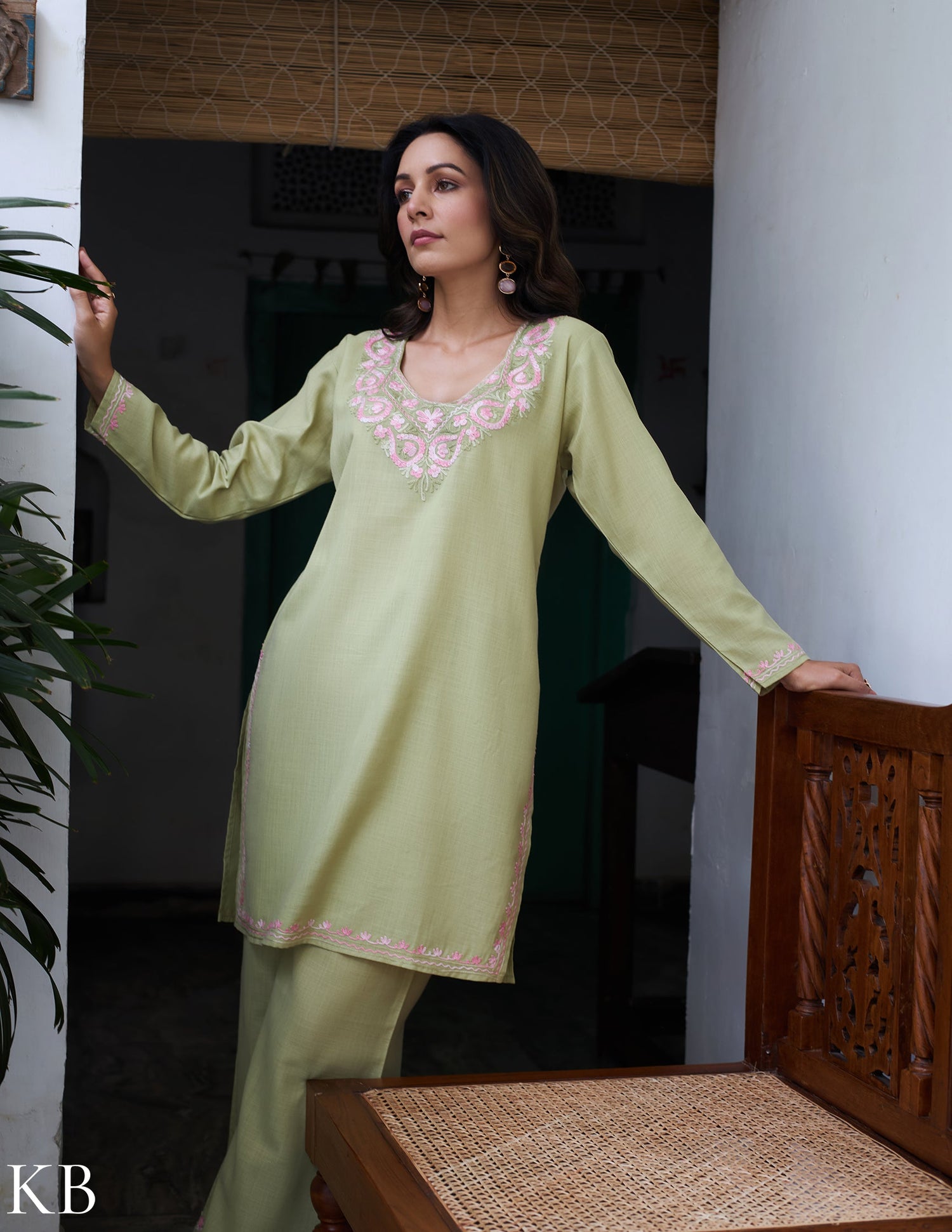 Nigeen Kashmiri Aari Light Green Co-ord Set - Kashmir Box