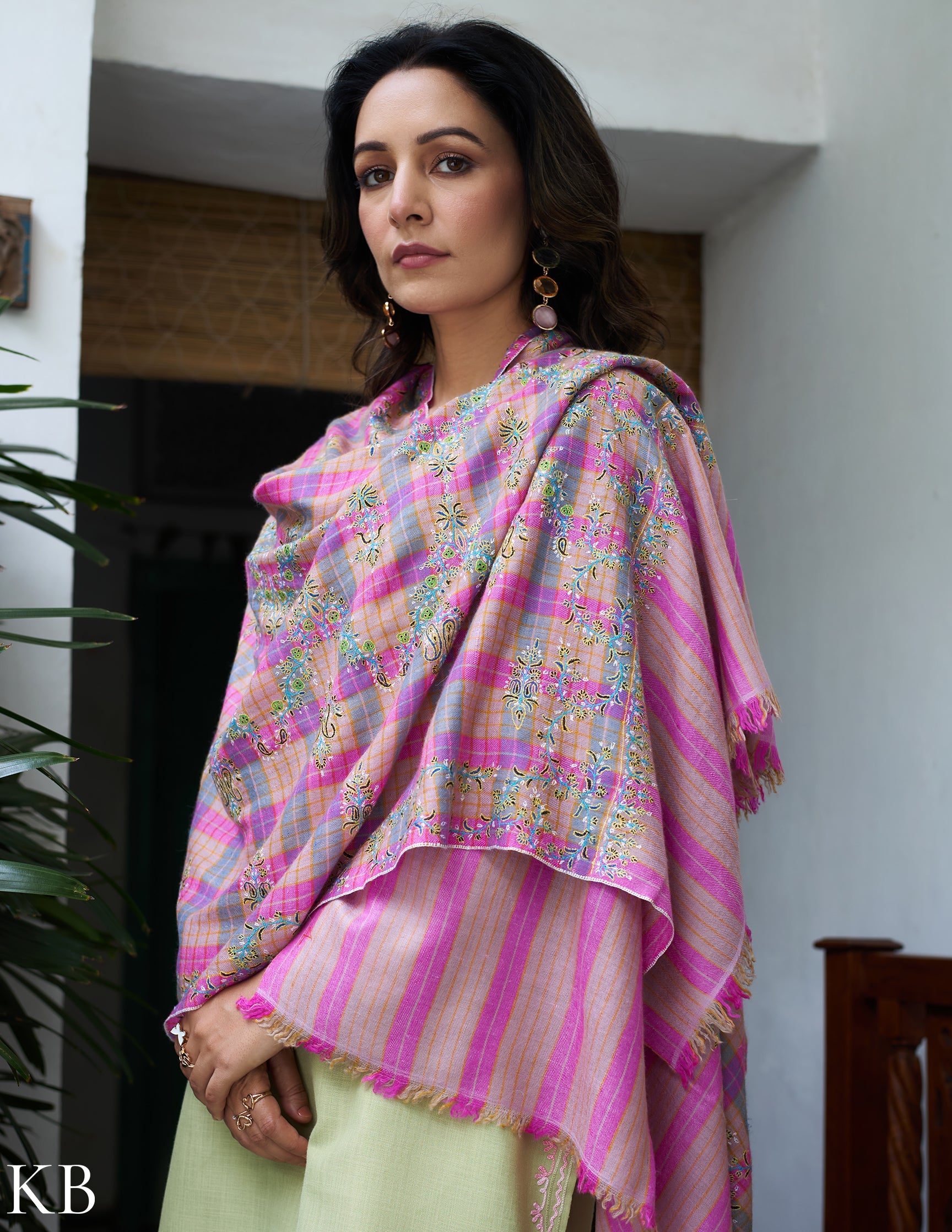 Modern Squares Handwoven Sozni Floral Embroidered Pashmina Stole - Kashmir Box