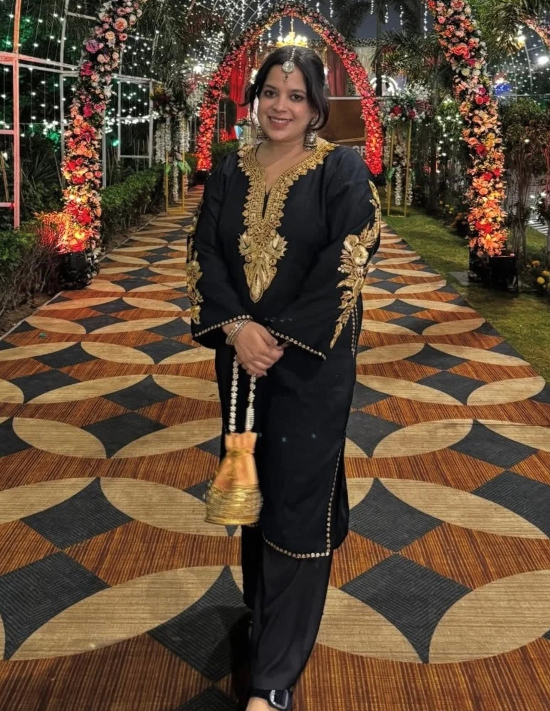 Kashmiri Golden Boti Tilla Embroidered Woollen Phiran – Black | Handcrafted Heritage