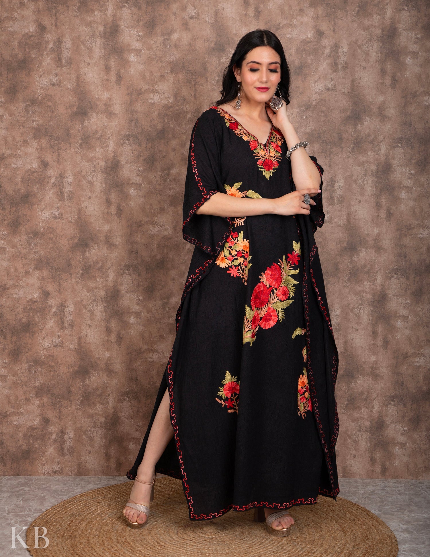 Elegant Black Aari Work Kaftan - Kashmir Box