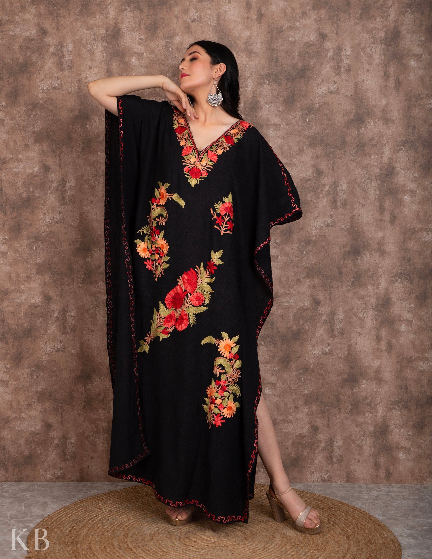 Elegant Black Aari Work Kaftan - Kashmir Box