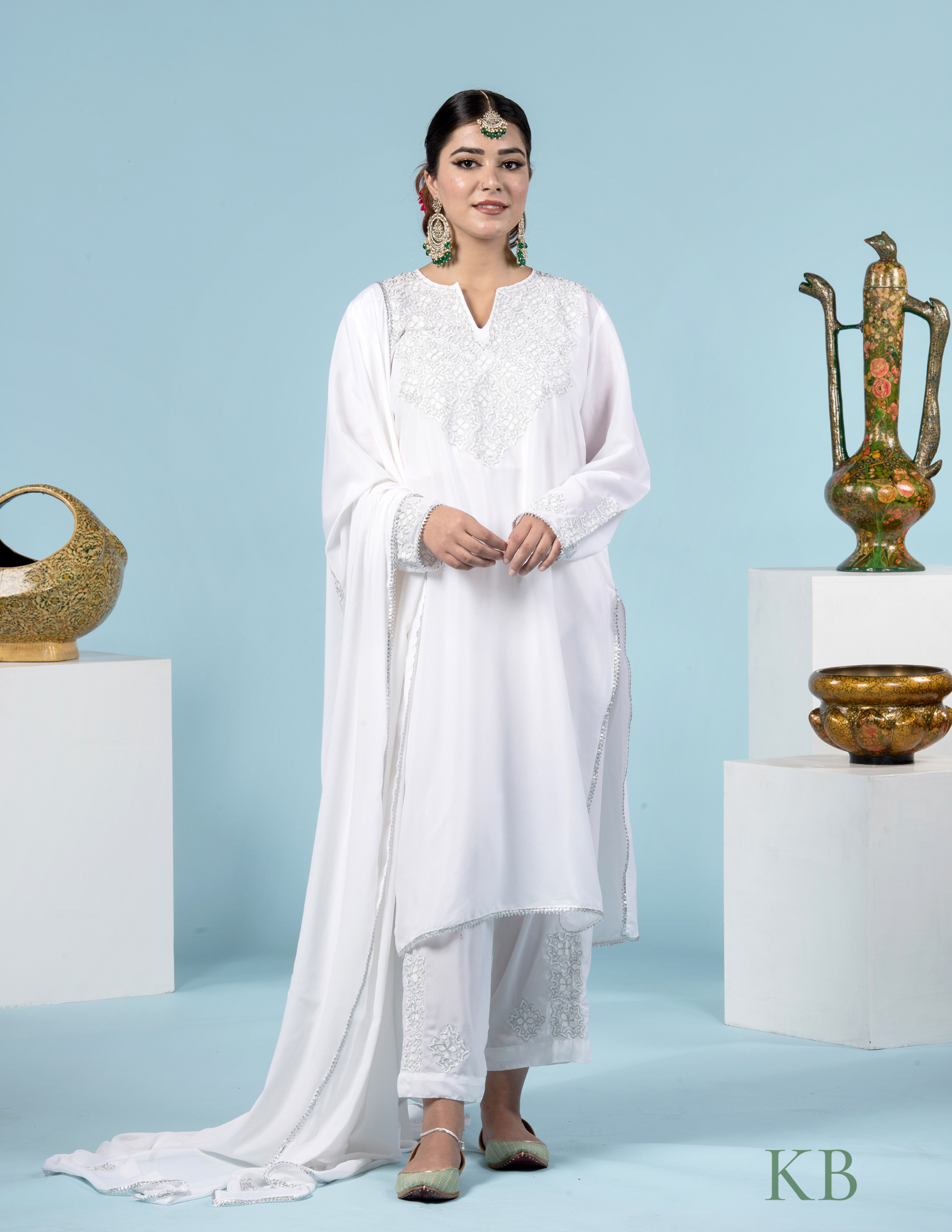 Zehra Aari-Zari Embroidered White Crepe Suit with 2.5 Meters Dupatta - Kashmir Box