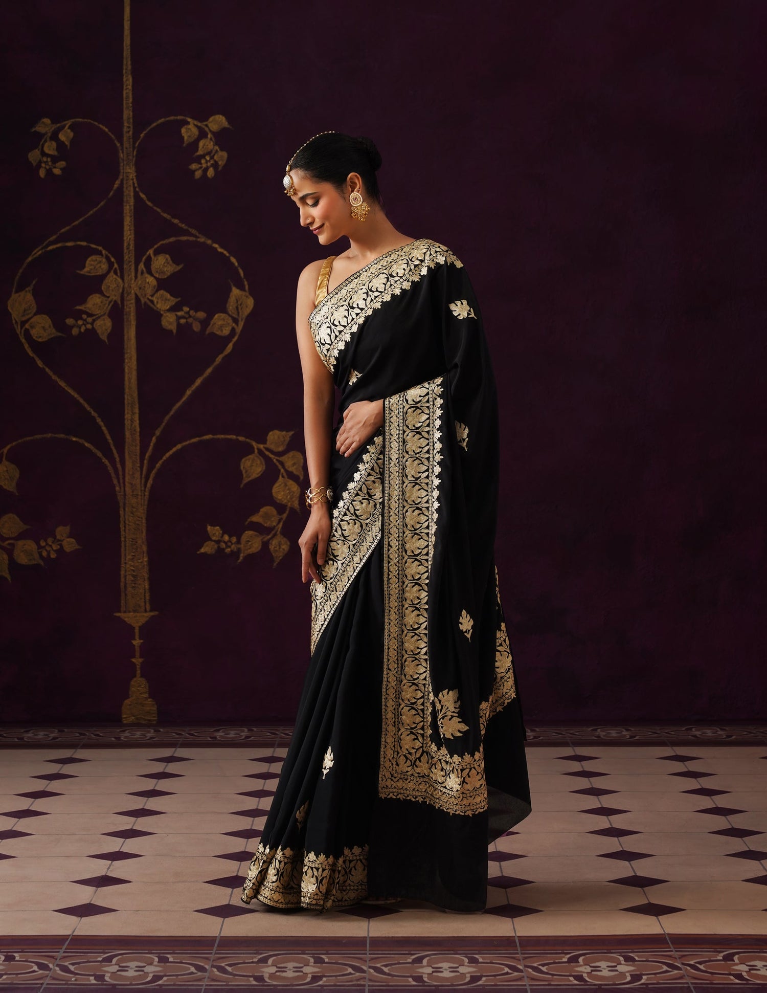 Kashmiri Zari Embroidered Crepe Saree – Black