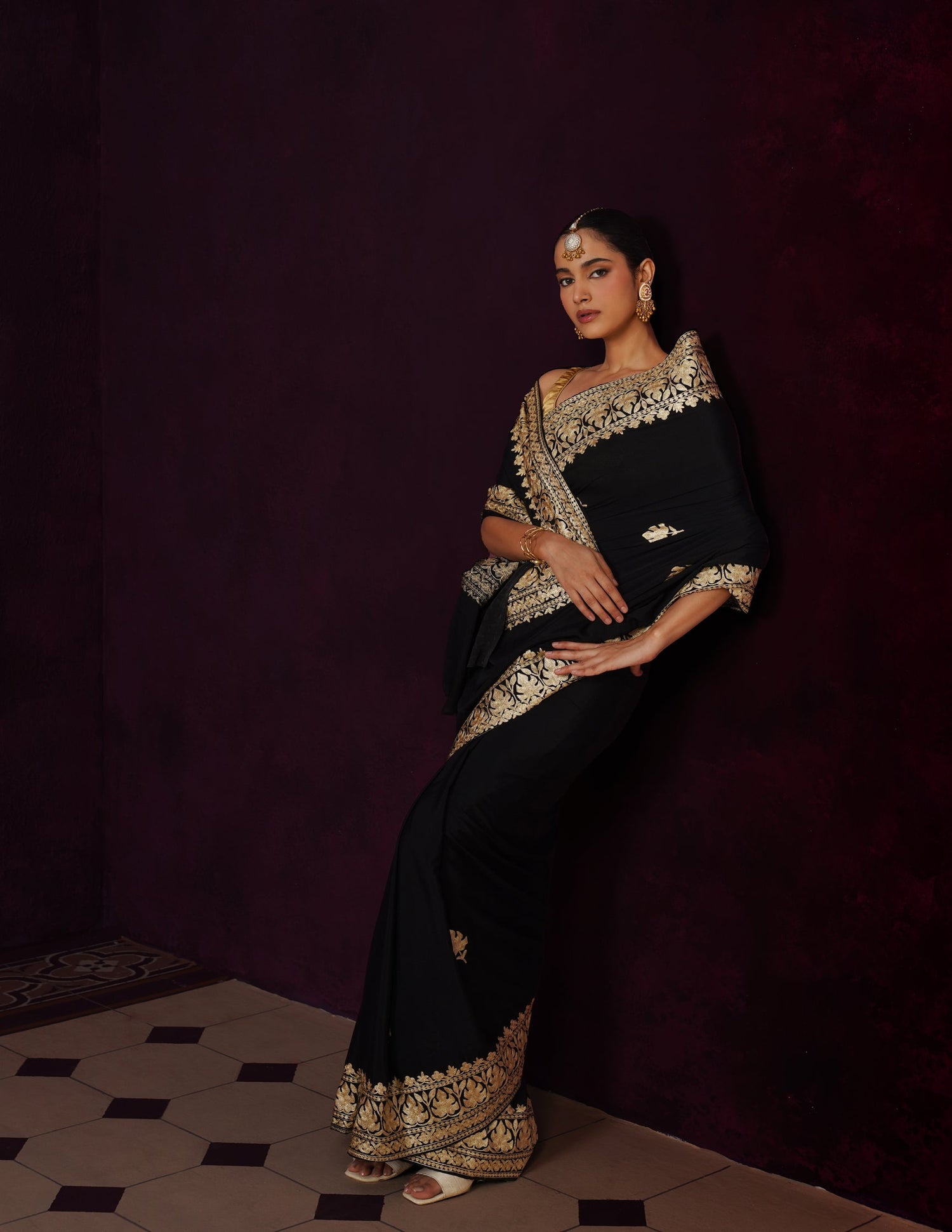 Kashmiri Zari Embroidered Crepe Saree – Black