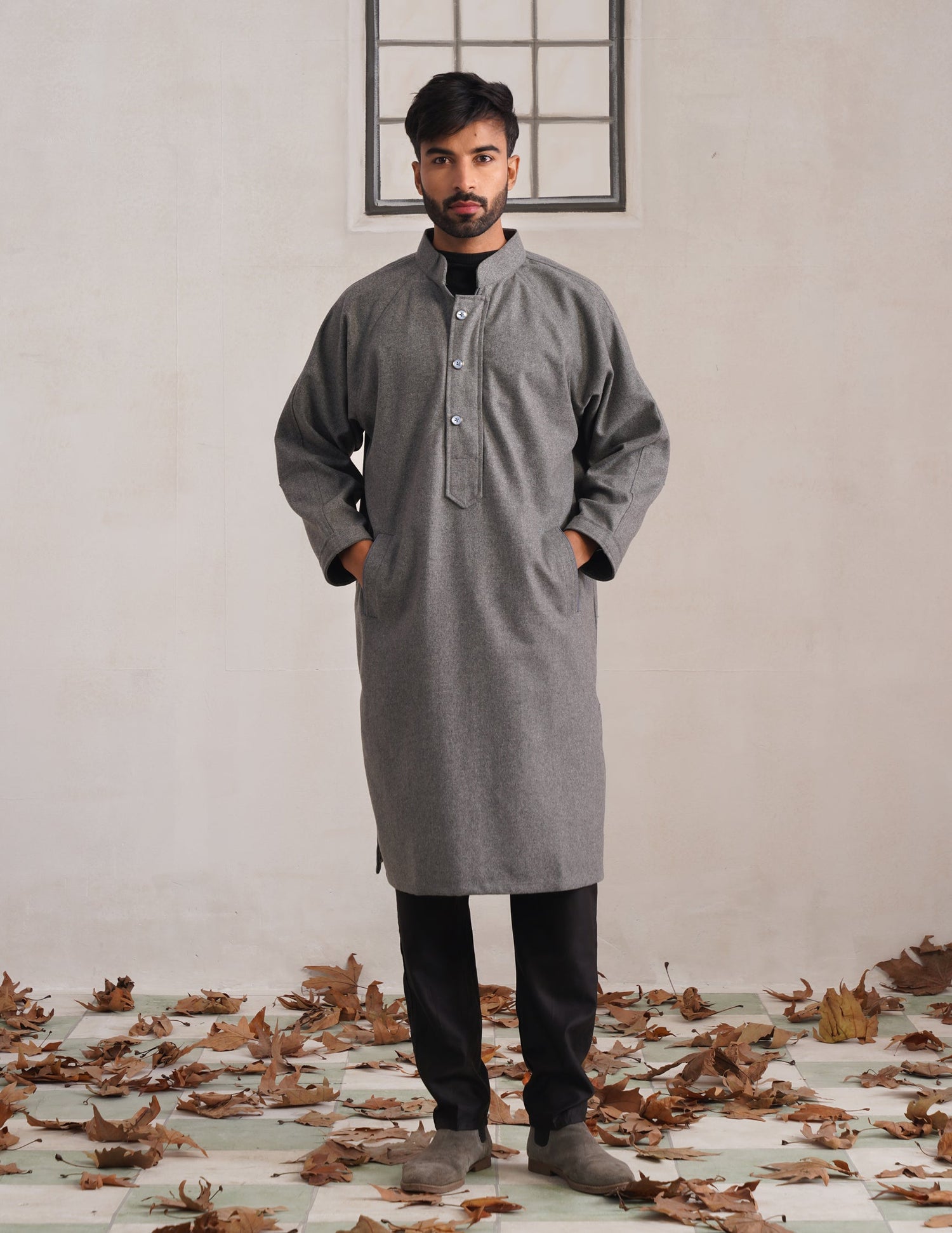 Grey Chinese Collar Long Coat-Style Men’s Phiran – Kashmiri Tweed Winter Pheran | AAGAZ