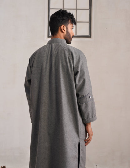 Grey Chinese Collar Long Coat-Style Men’s Phiran – Kashmiri Tweed Winter Pheran | AAGAZ