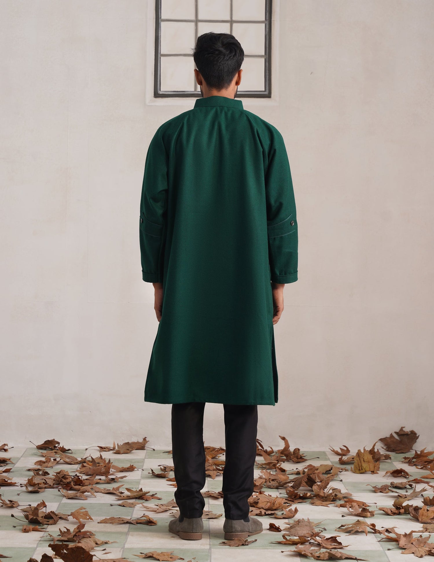 Green Chinese Collar Long Coat-Style Men’s Phiran – Kashmiri Tweed Winter Pheran | AAGAZ