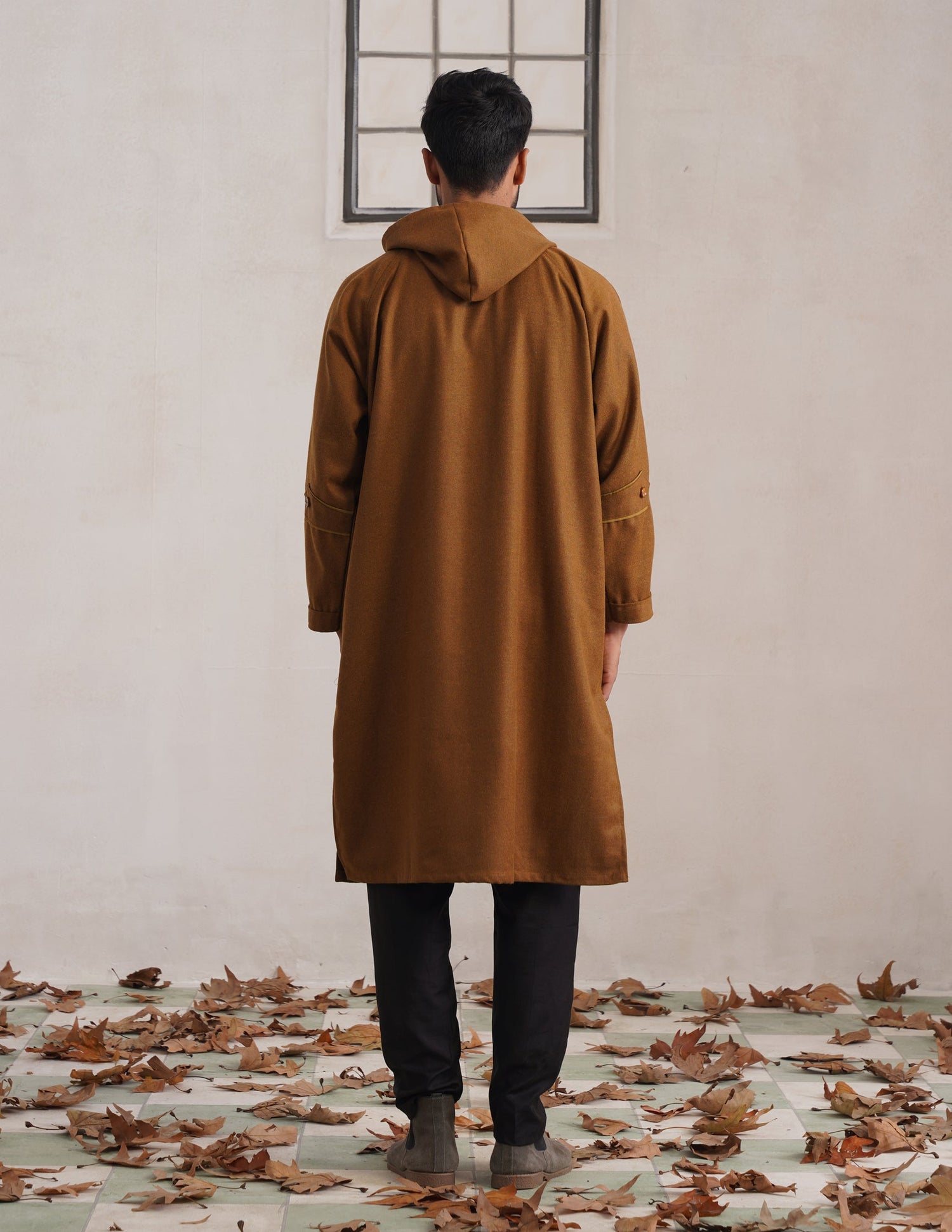 Brown Hooded Long Coat-Style Men’s Phiran – Kashmiri Tweed Winter Pheran | AAGAZ