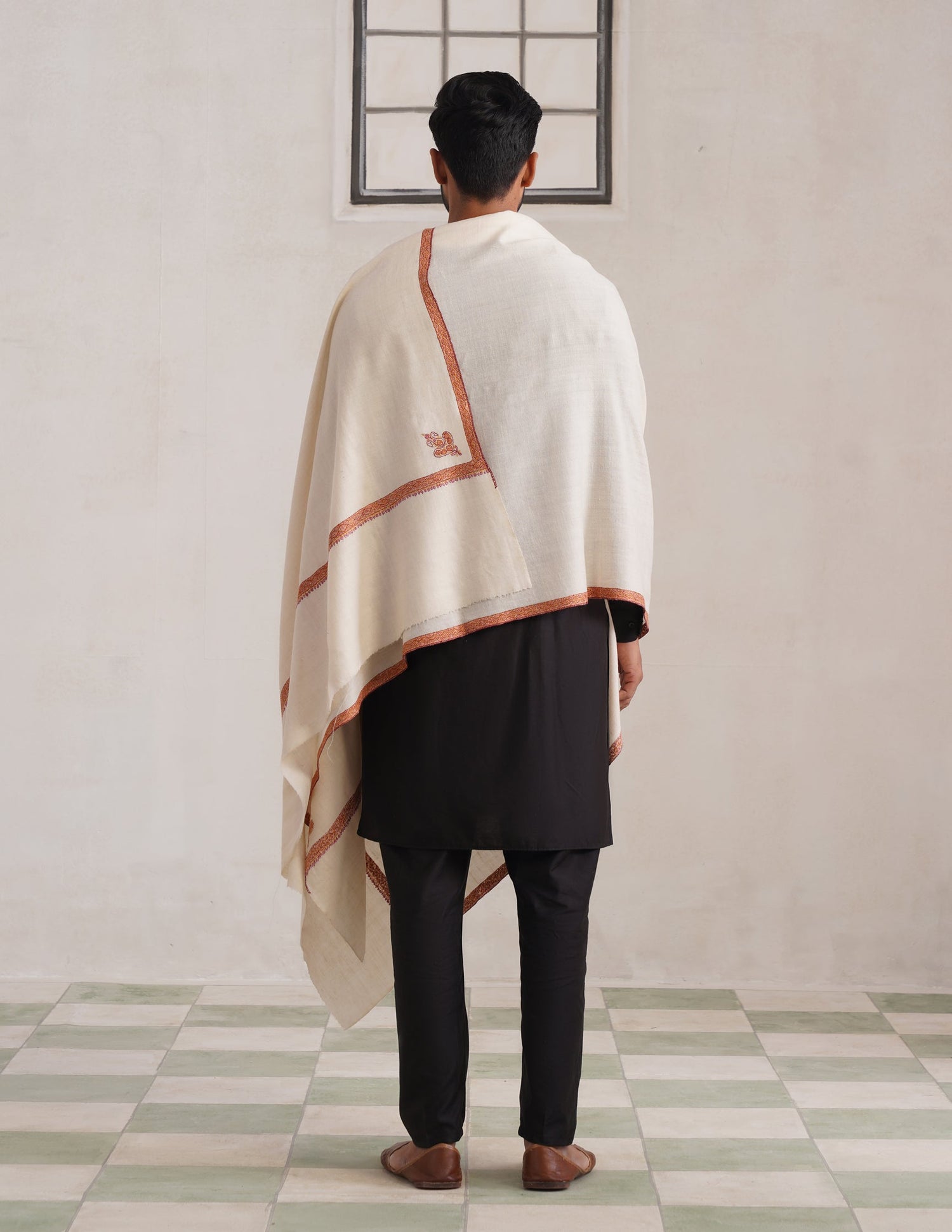 Hashidar Pashmina Shawl – Off White (Pink, Orange &amp; Maroon Sozni)