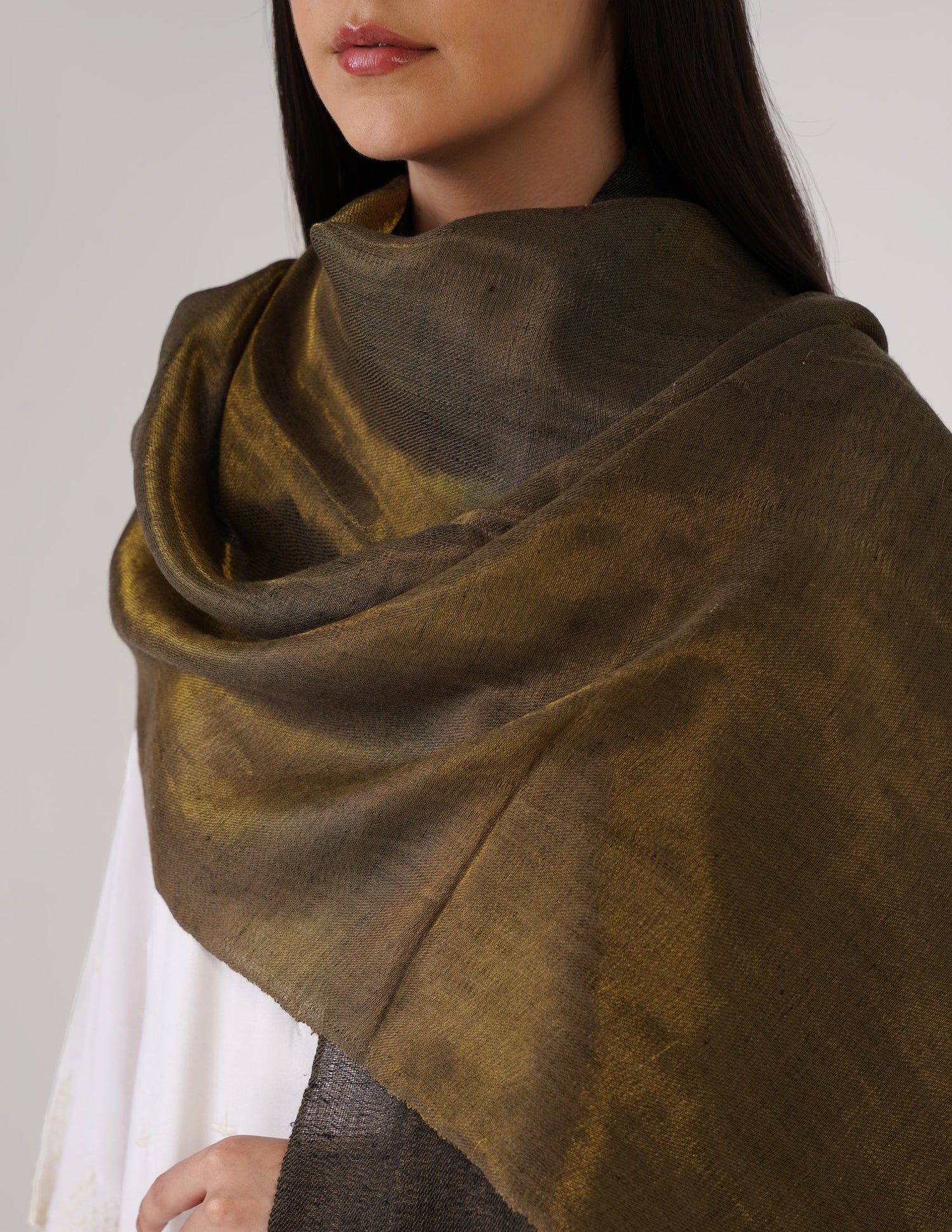 Kashmiri Handwoven Pashmina Reversible Stole – Black &amp; Metallic Golden | Handwoven Heritage