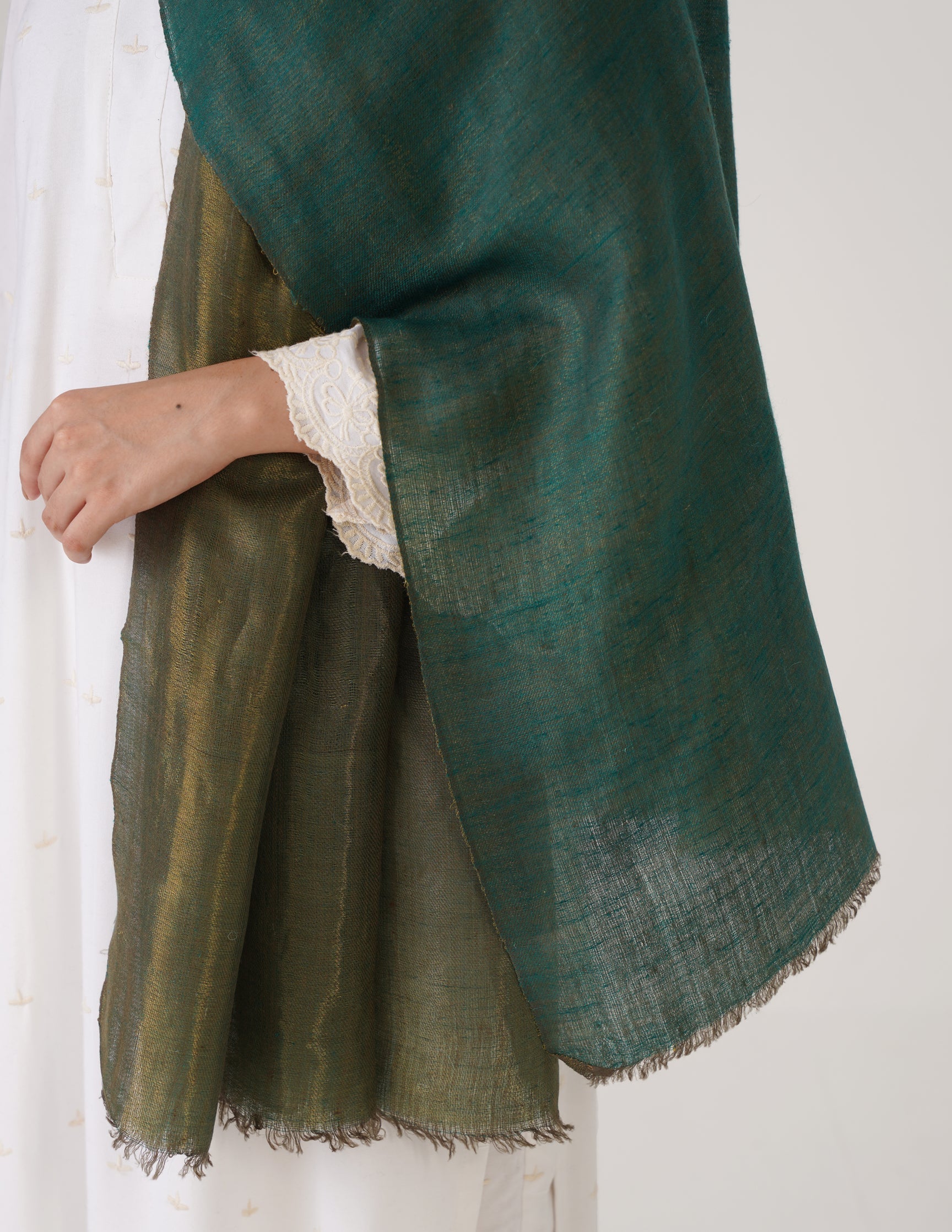 Kashmiri Handwoven Pashmina Reversible Stole – Green &amp; Metallic Golden | Handwoven Heritage