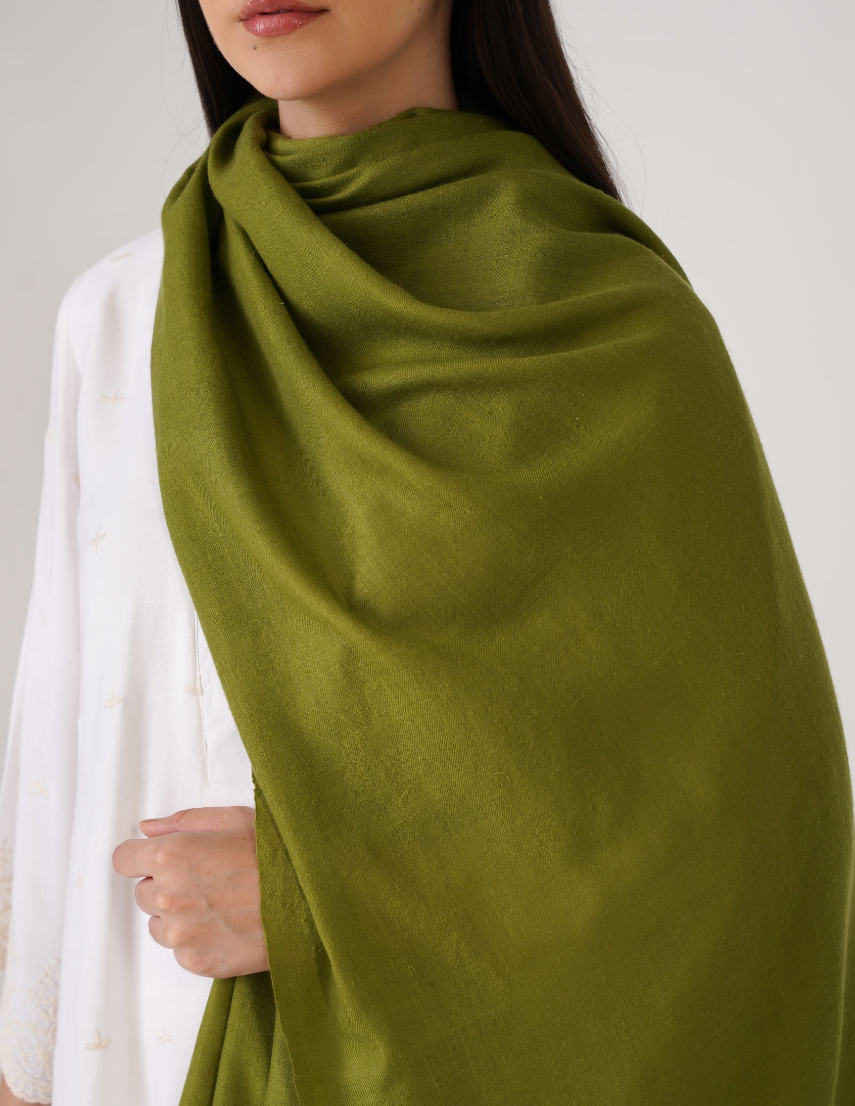 Kashmiri Handwoven Solid Cashmere Pashmina Shawl – Olive Green | Handwoven Heritage