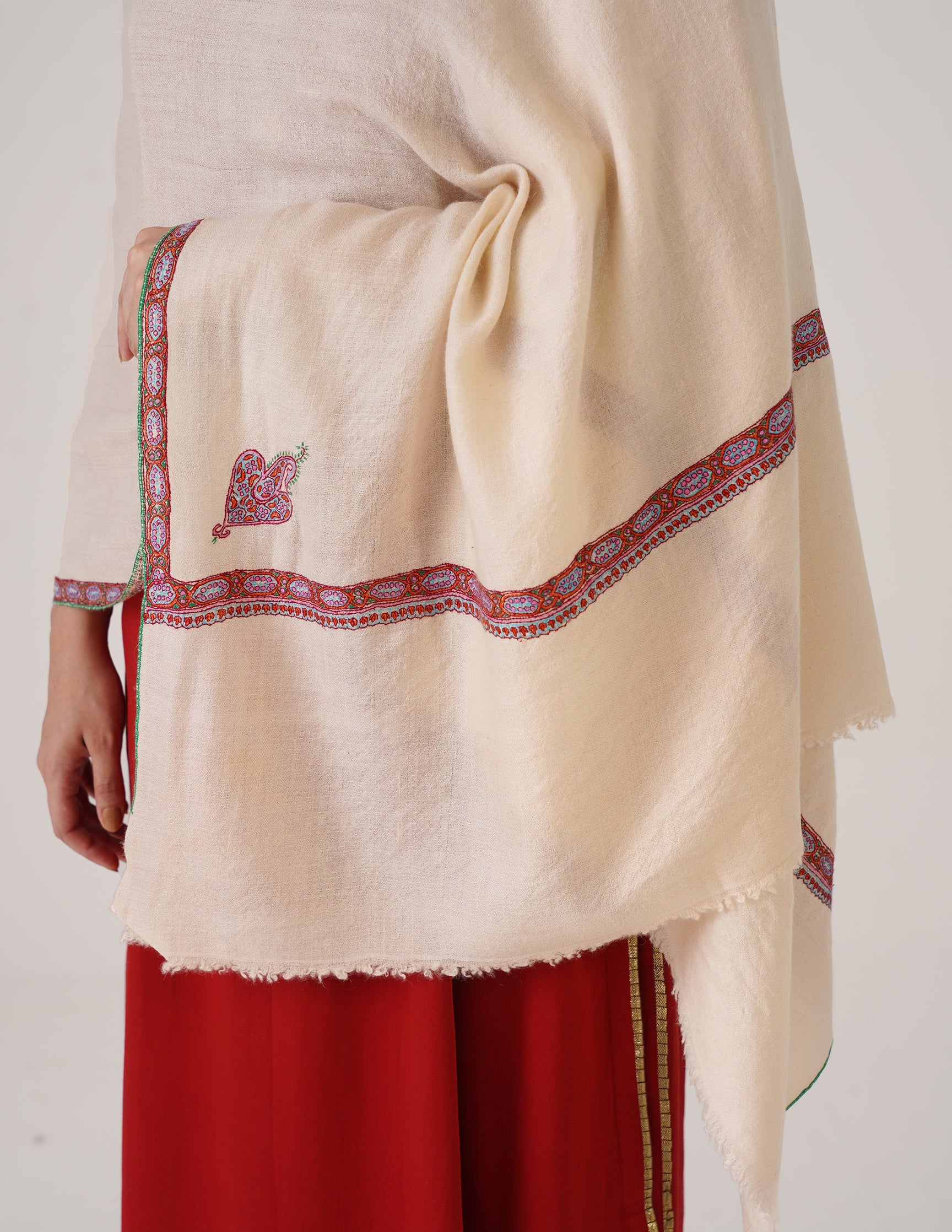 Kashmiri Handwoven Pashmina Sozni Stole Hashidaar – Powder Puff | Handwoven Heritage