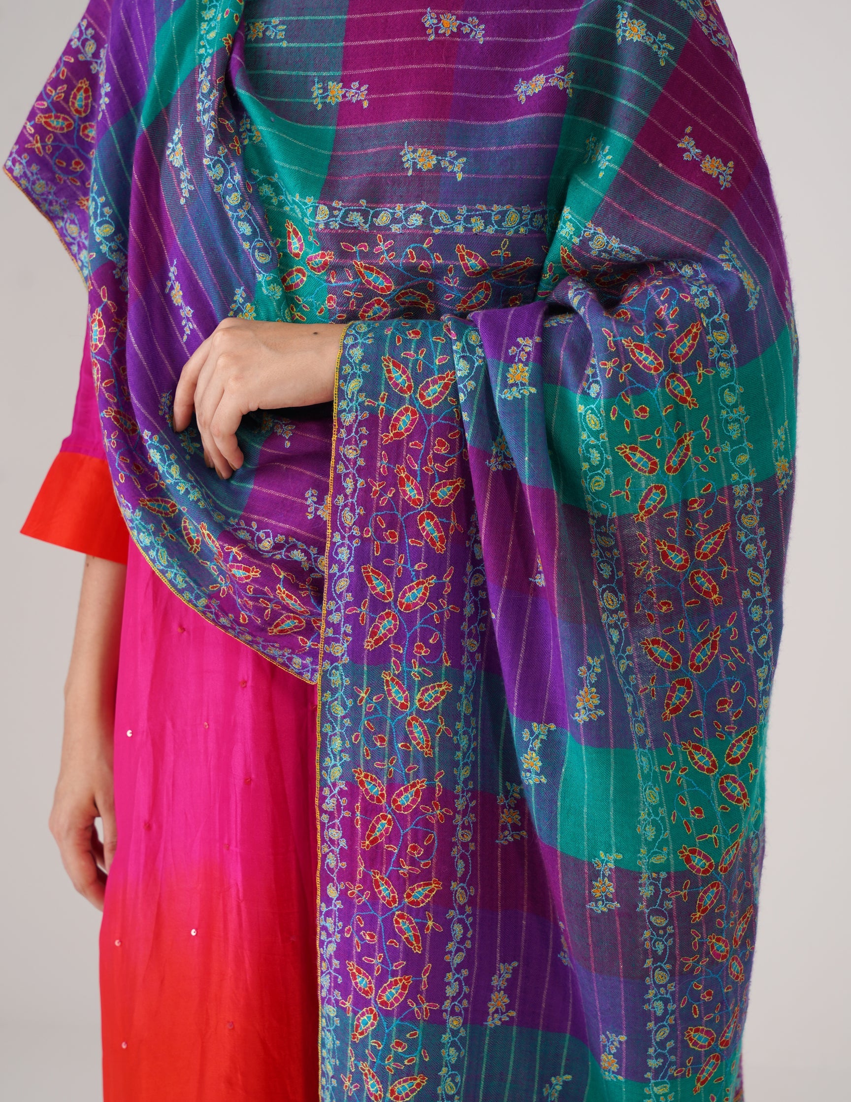 Kashmiri Handwoven Pashmina Sozni Stole Modern Checkered – Natural Undyed | Handwoven Heritage (Copy)